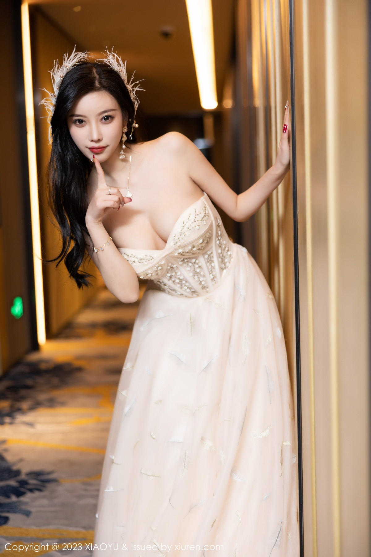 Xgyw.Net_[XiaoYu画语界]Vol.941_女神杨晨晨Yome生日主题脱连衣长裙露火辣身材极致诱惑写真120P