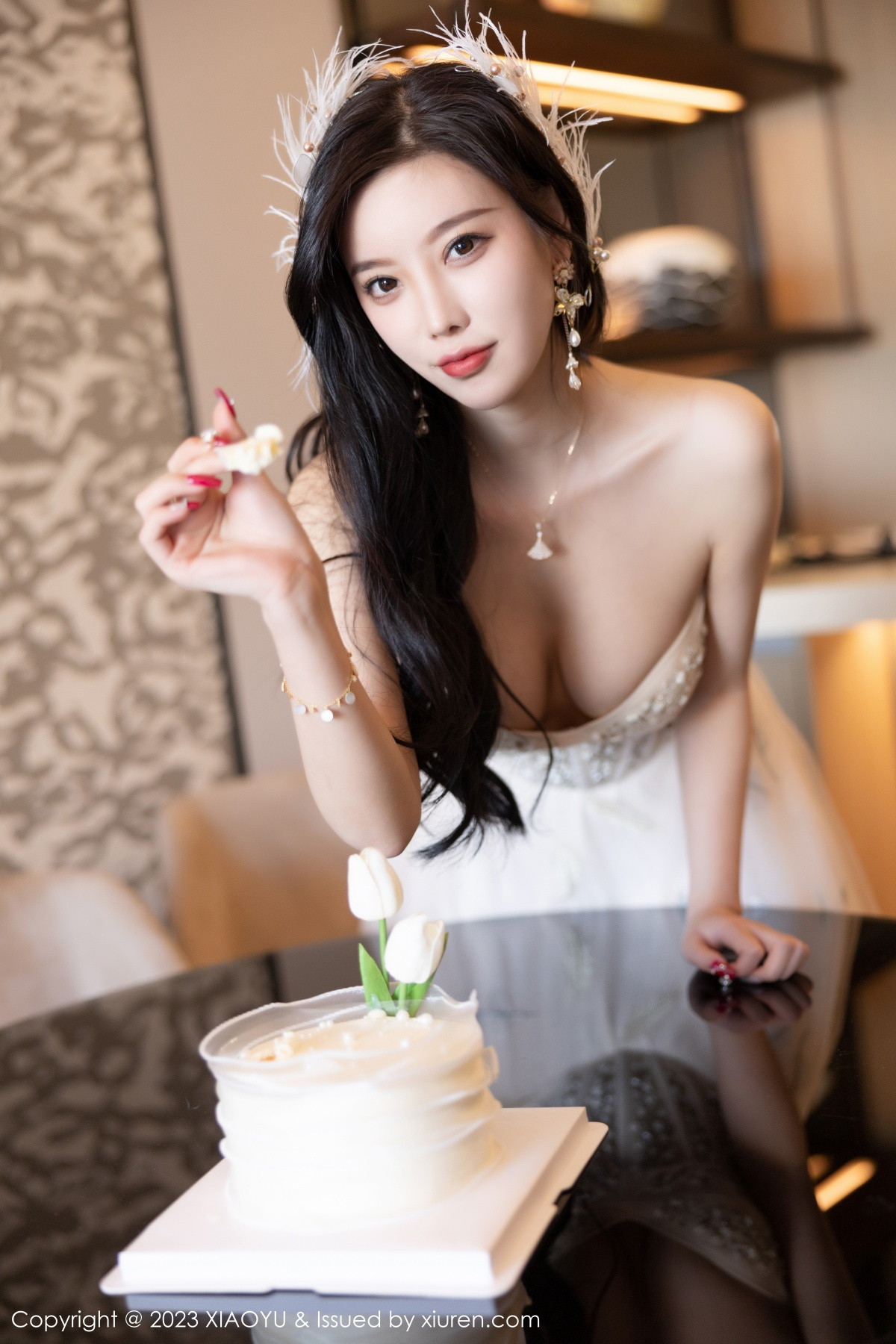 Xgyw.Net_[XiaoYu画语界]Vol.941_女神杨晨晨Yome生日主题脱连衣长裙露火辣身材极致诱惑写真120P