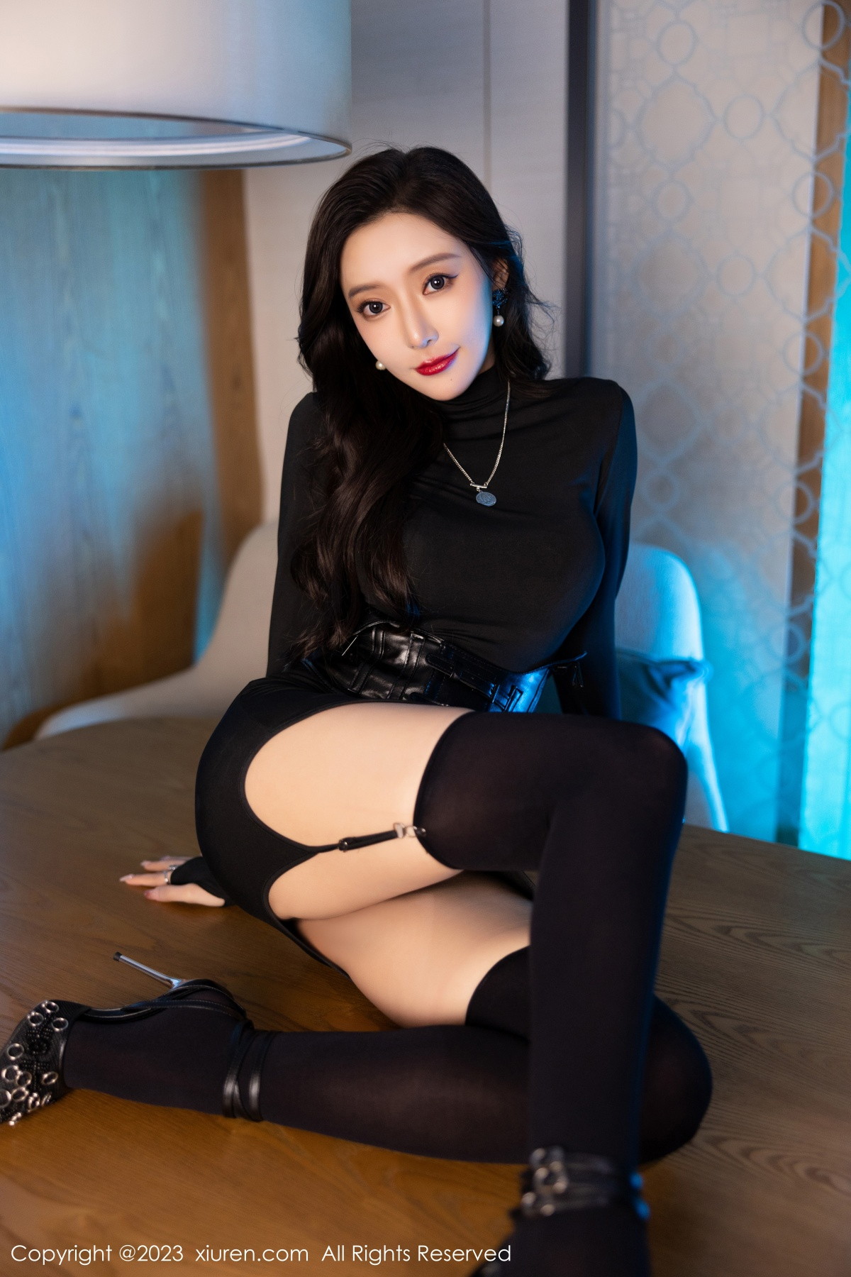 Xgyw.Net_XiuRen第6099期_女神王馨瑶yanni黑色紧身服饰露暗红色蕾丝内衣完美诱惑写真77P