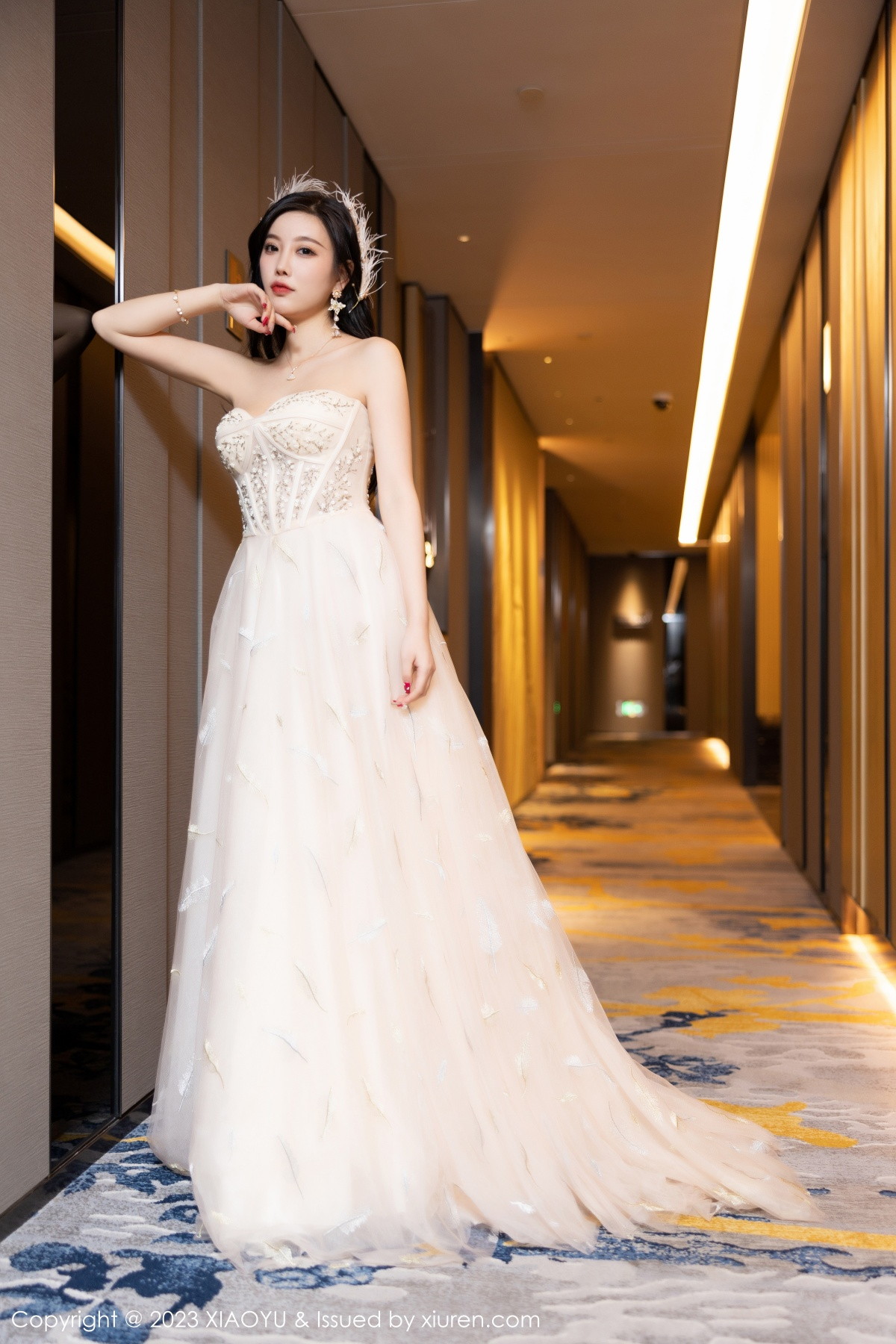 Xgyw.Net_[XiaoYu画语界]Vol.941_女神杨晨晨Yome生日主题脱连衣长裙露火辣身材极致诱惑写真120P