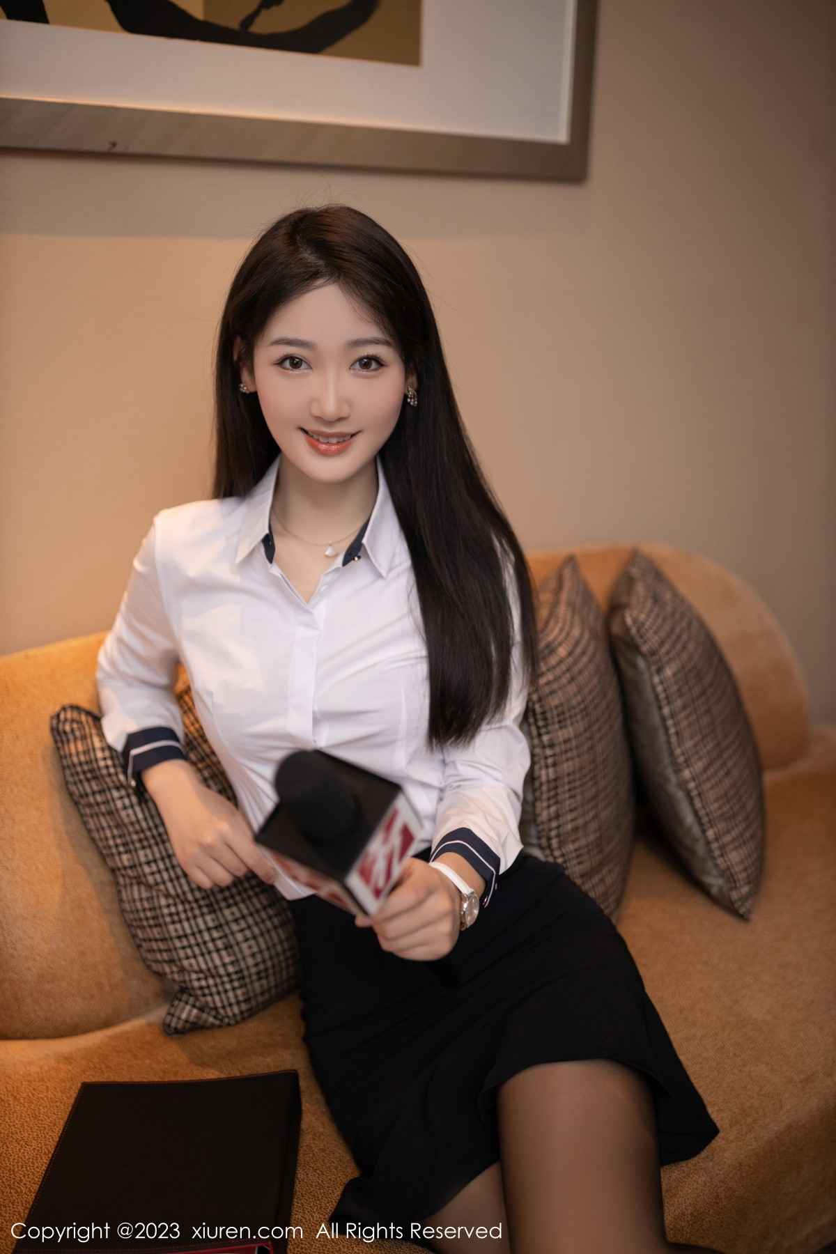 Xgyw.Net_XiuRen第6106期_模特唐安琪独家采访主题性感白T配黑色短裙露蕾丝内衣诱惑写真81P