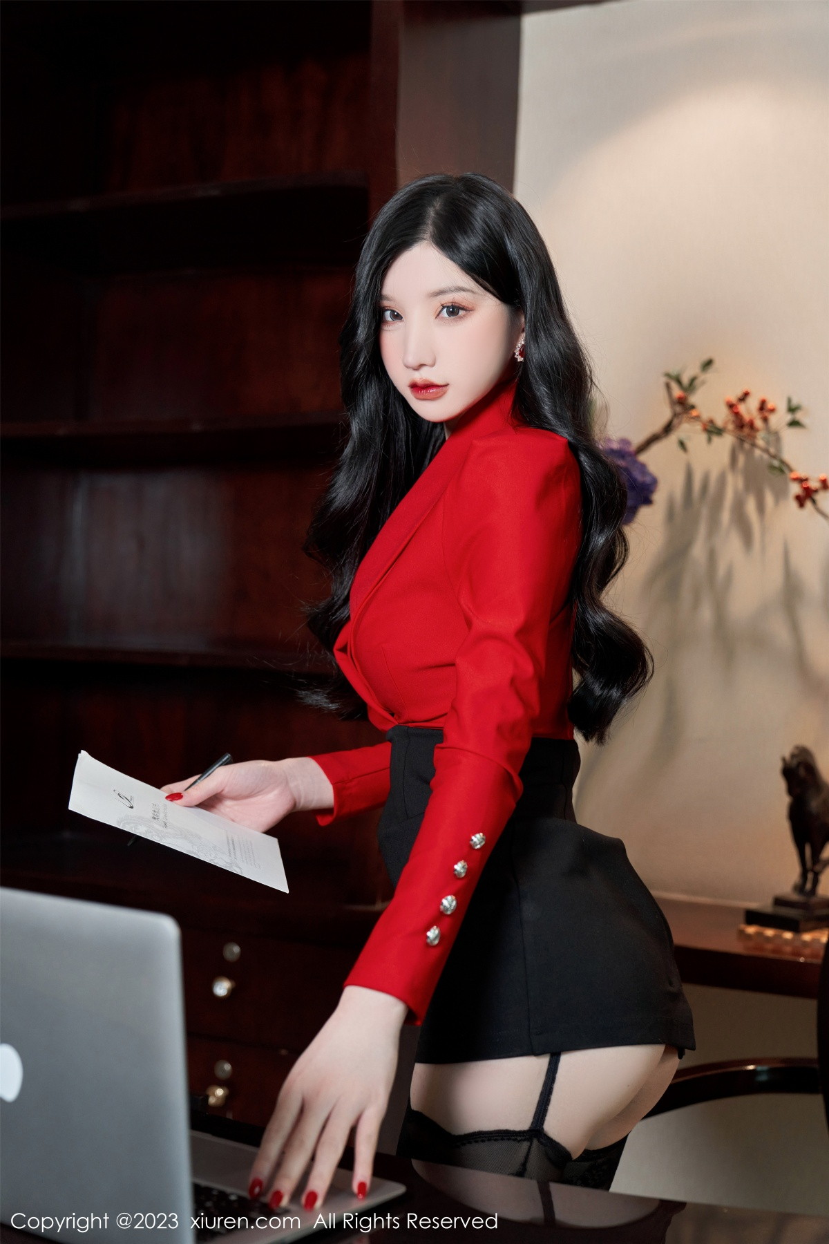 Xgyw.Net_XiuRen第6101期_女神周于希Sally办公室秘密主题脱制服露黑色蕾丝内衣诱惑写真84P