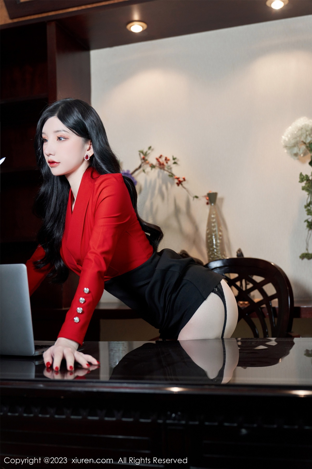 Xgyw.Net_XiuRen第6101期_女神周于希Sally办公室秘密主题脱制服露黑色蕾丝内衣诱惑写真84P