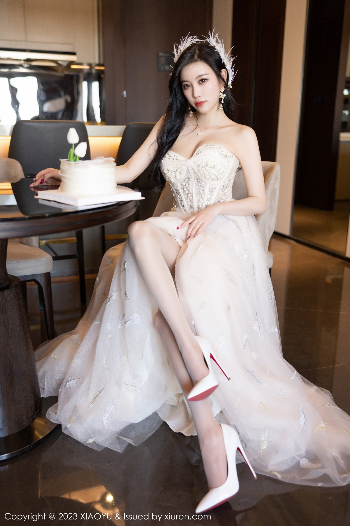 Xgyw.Net_[XiaoYu画语界]Vol.941_女神杨晨晨Yome生日主题脱连衣长裙露火辣身材极致诱惑写真120P