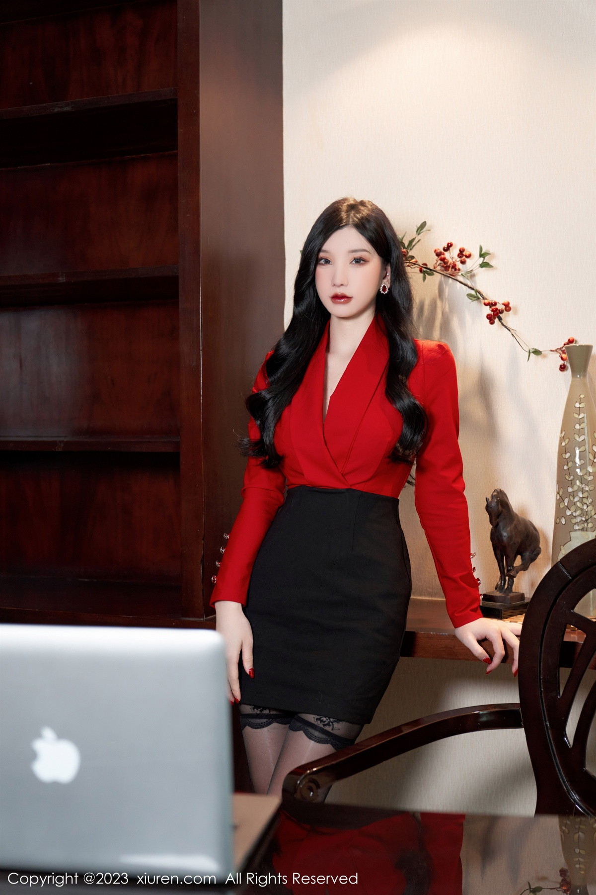 Xgyw.Net_XiuRen第6101期_女神周于希Sally办公室秘密主题脱制服露黑色蕾丝内衣诱惑写真84P