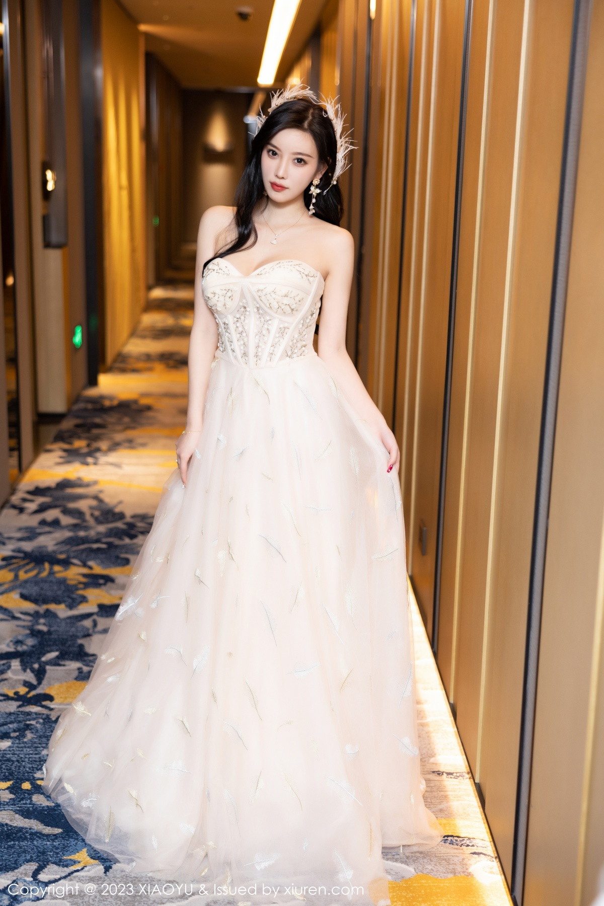 Xgyw.Net_[XiaoYu画语界]Vol.941_女神杨晨晨Yome生日主题脱连衣长裙露火辣身材极致诱惑写真120P