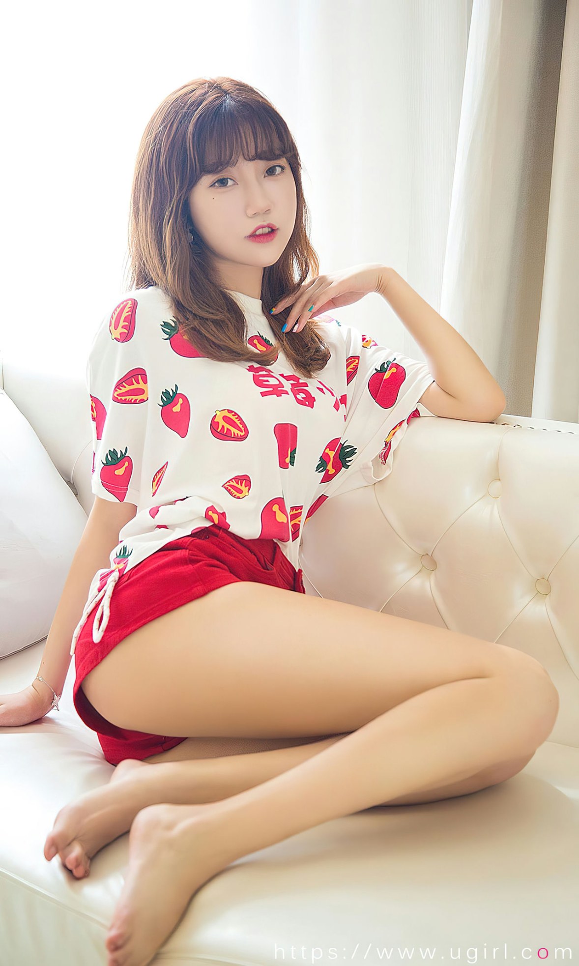 Xgyw.Net_[Ugirls爱尤物]No.2495_模特甜心私房浴室性感白色内衣 草莓上衣秀完美身材诱惑写真35P