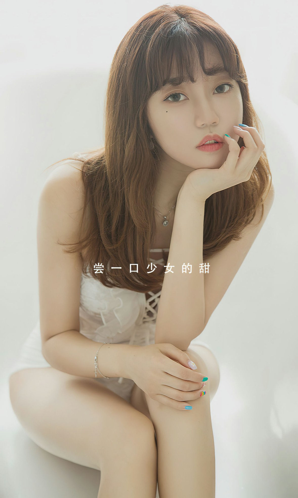 Xgyw.Net_[Ugirls爱尤物]No.2495_模特甜心私房浴室性感白色内衣 草莓上衣秀完美身材诱惑写真35P
