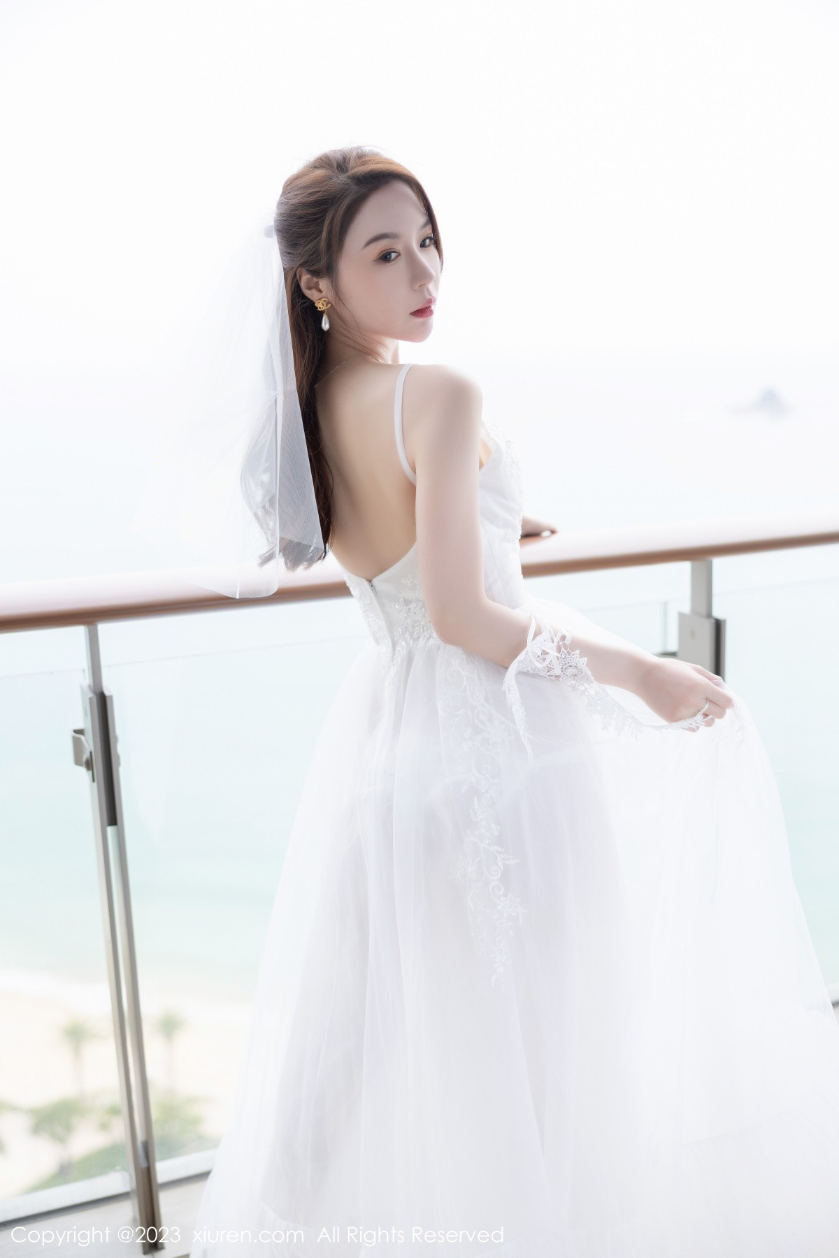 Xgyw.Net_XiuRen第6120期_模特梦心玥性感白色婚纱服饰配白丝袜秀高挑身姿迷人诱惑写真87P