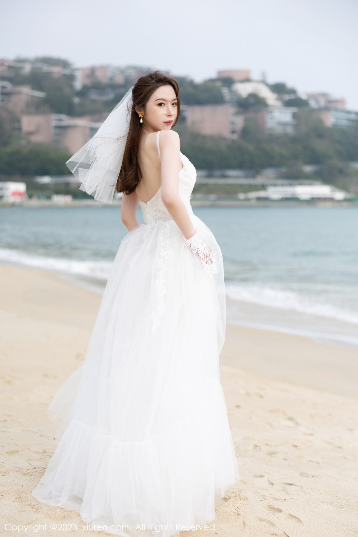Xgyw.Net_XiuRen第6120期_模特梦心玥性感白色婚纱服饰配白丝袜秀高挑身姿迷人诱惑写真87P