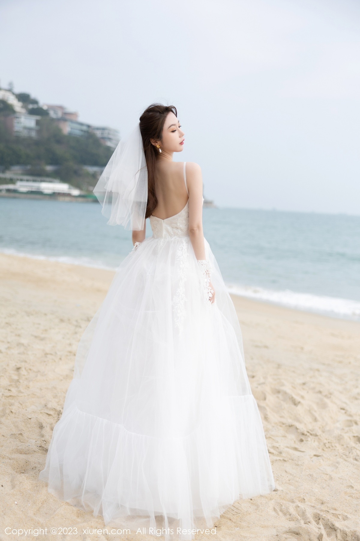 Xgyw.Net_XiuRen第6120期_模特梦心玥性感白色婚纱服饰配白丝袜秀高挑身姿迷人诱惑写真87P