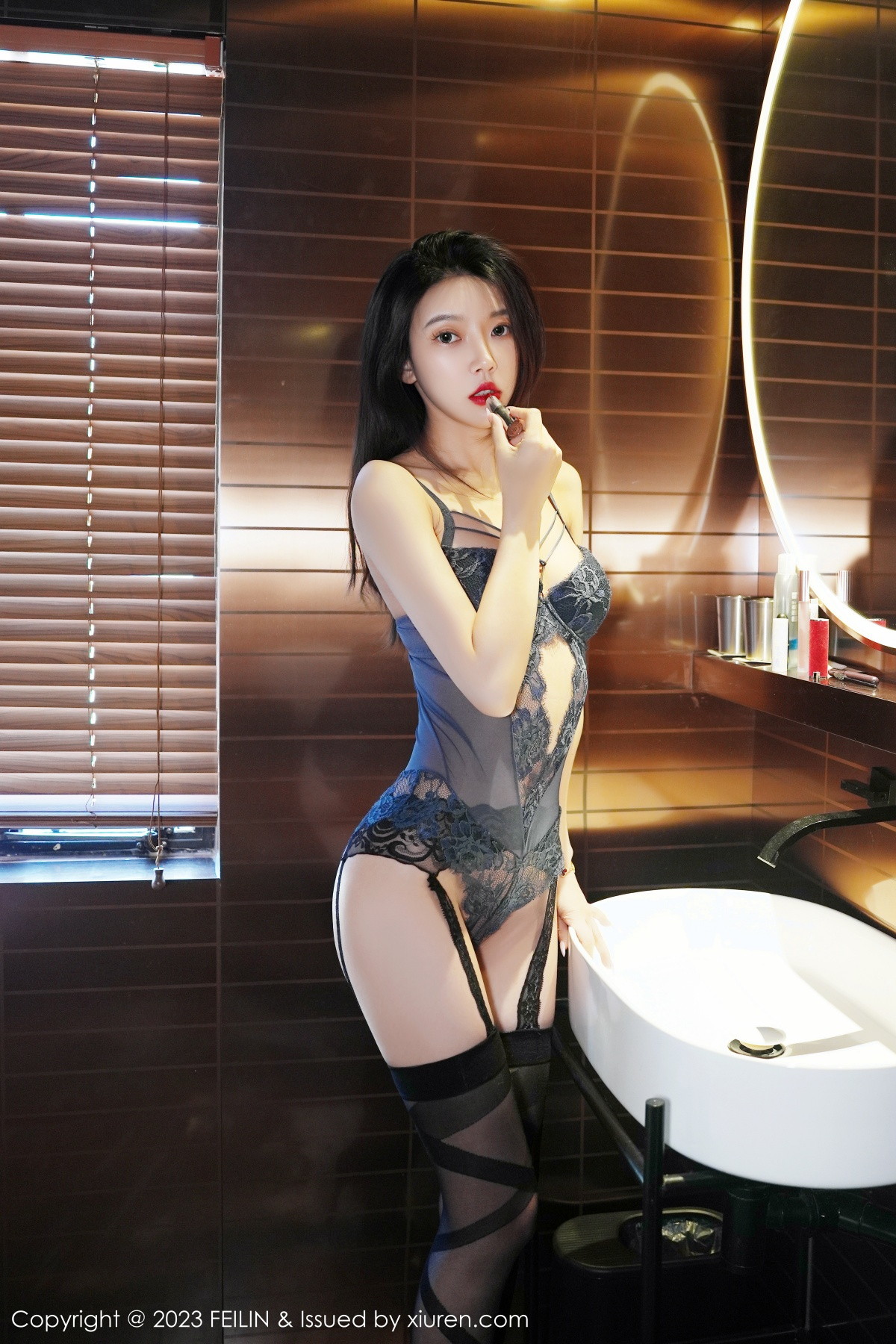 Xgyw.Net_[FeiLin嗲囡囡]VOL.461_女神冯木木LRIS酒店场景灰色蕾丝情趣内衣配黑丝吊袜诱惑写真90P