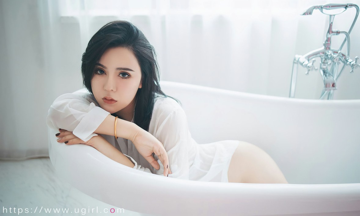 Xgyw.Net_[Ugirls爱尤物]No.2499_模特伊诺私房低胸吊裙 浴室白衬衫湿身秀丰满身材诱惑写真35P