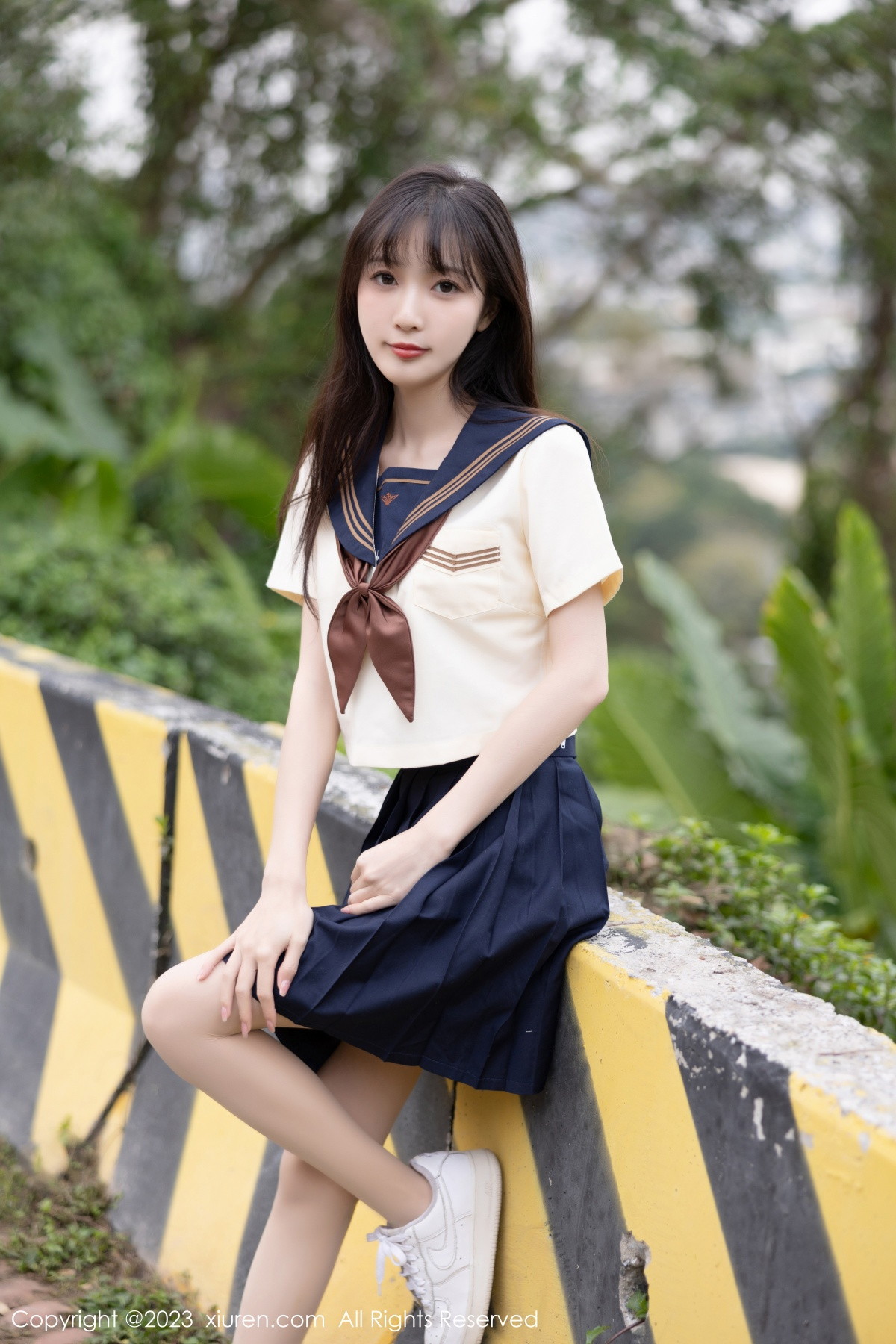 Xgyw.Net_XiuRen第6126期_模特林星阑海南岛旅拍脱学妹制服露白色内衣原色丝袜诱惑写真81P