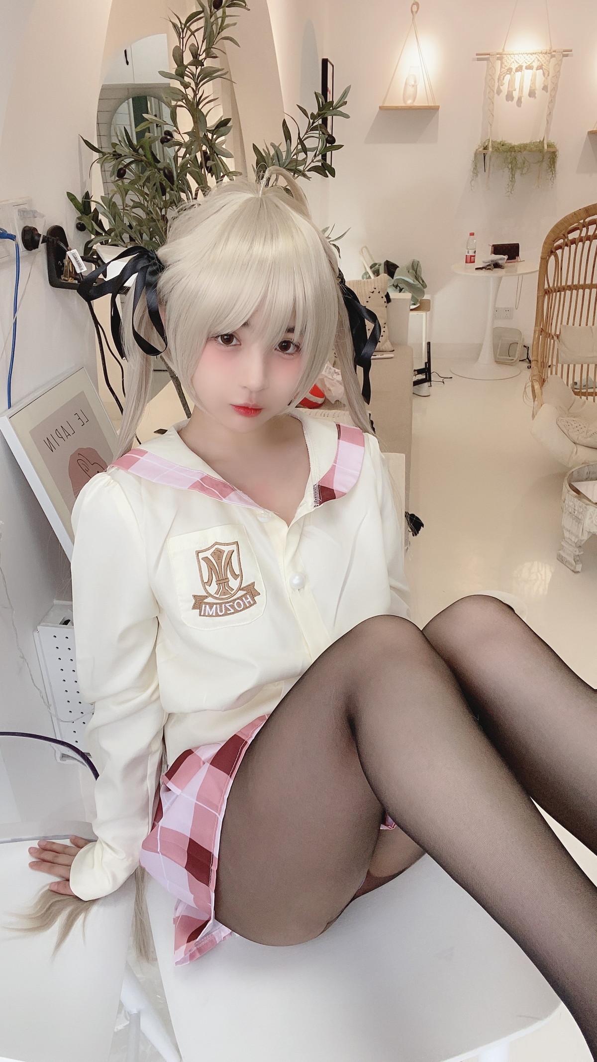 Xgyw.Net_网络美女桜井宁宁穹妹主题半脱露性感白色内衣配超薄黑丝秀翘臀美腿诱惑写真99P