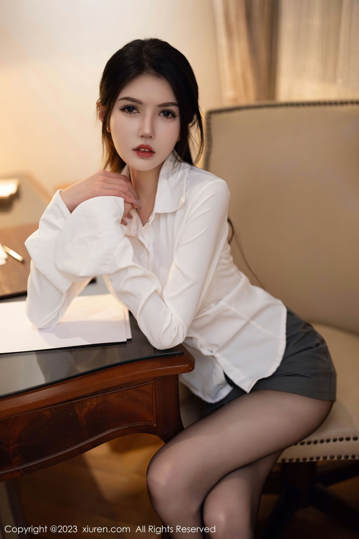 Xgyw.Net_XiuRen第6125期_模特媛媛酱性感白T配黑短裙露白色蕾丝内衣超薄黑丝诱惑写真84P