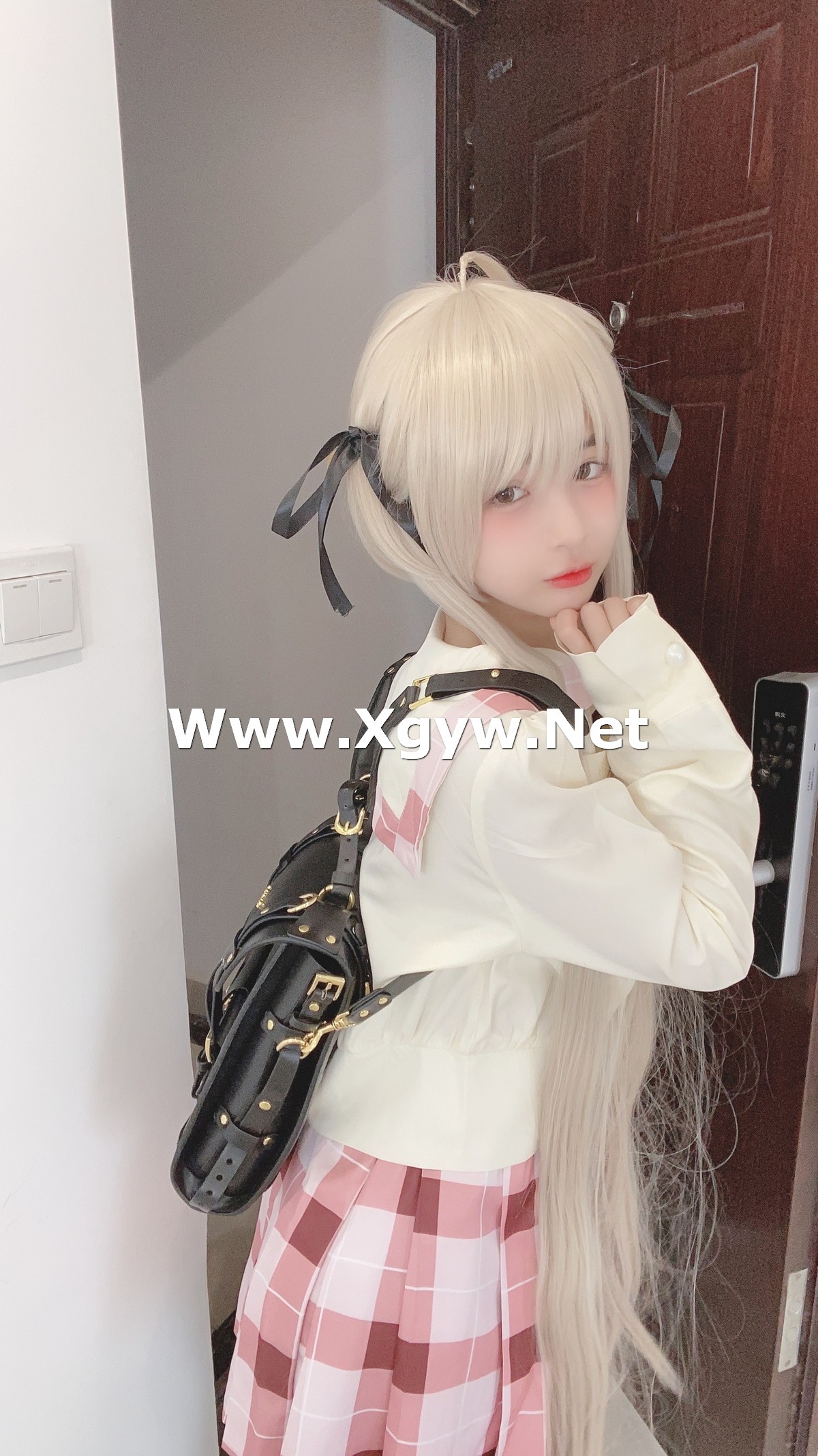 Xgyw.Net_网络美女桜井宁宁穹妹主题半脱露性感白色内衣配超薄黑丝秀翘臀美腿诱惑写真99P