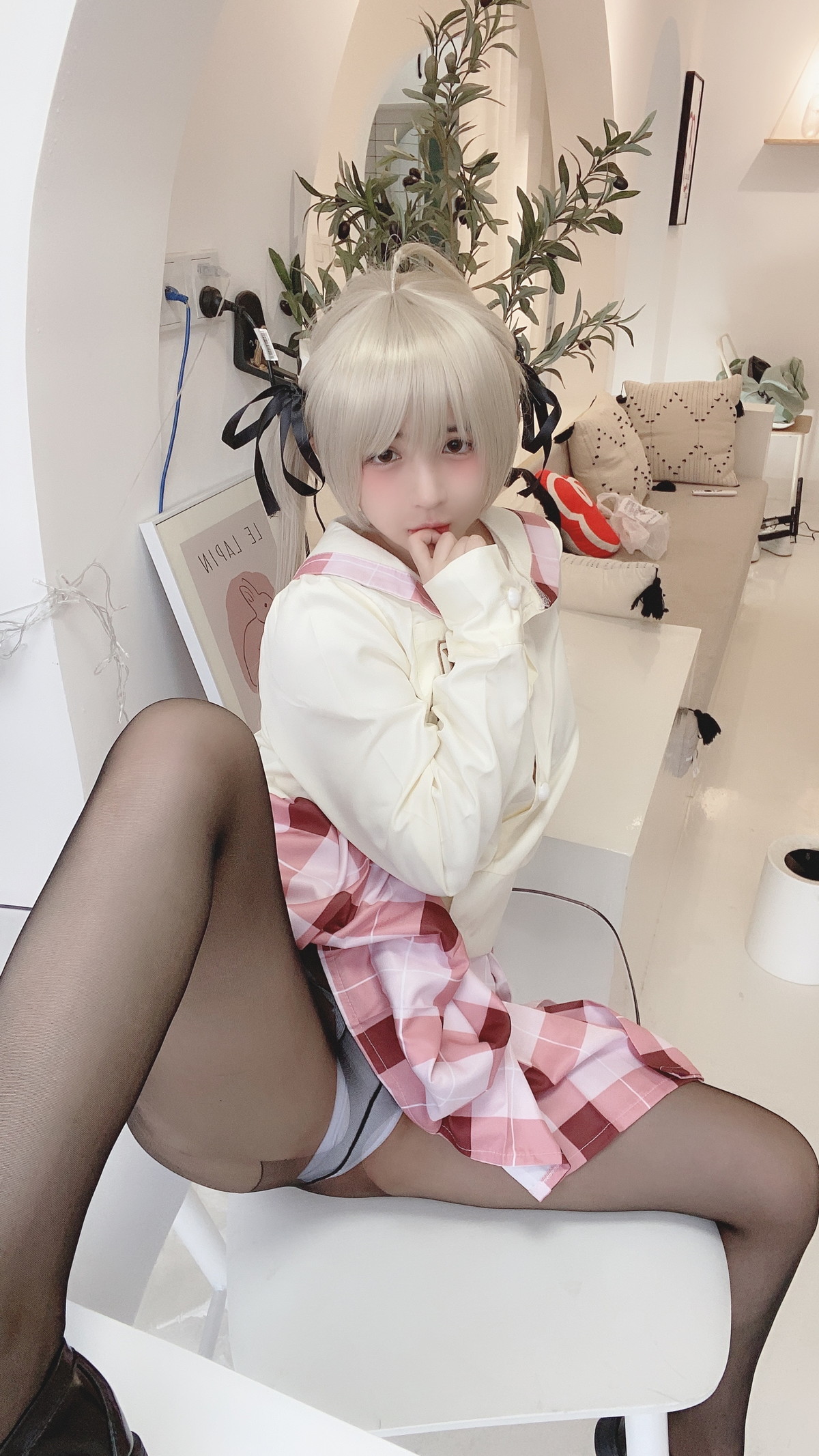 Xgyw.Net_网络美女桜井宁宁穹妹主题半脱露性感白色内衣配超薄黑丝秀翘臀美腿诱惑写真99P