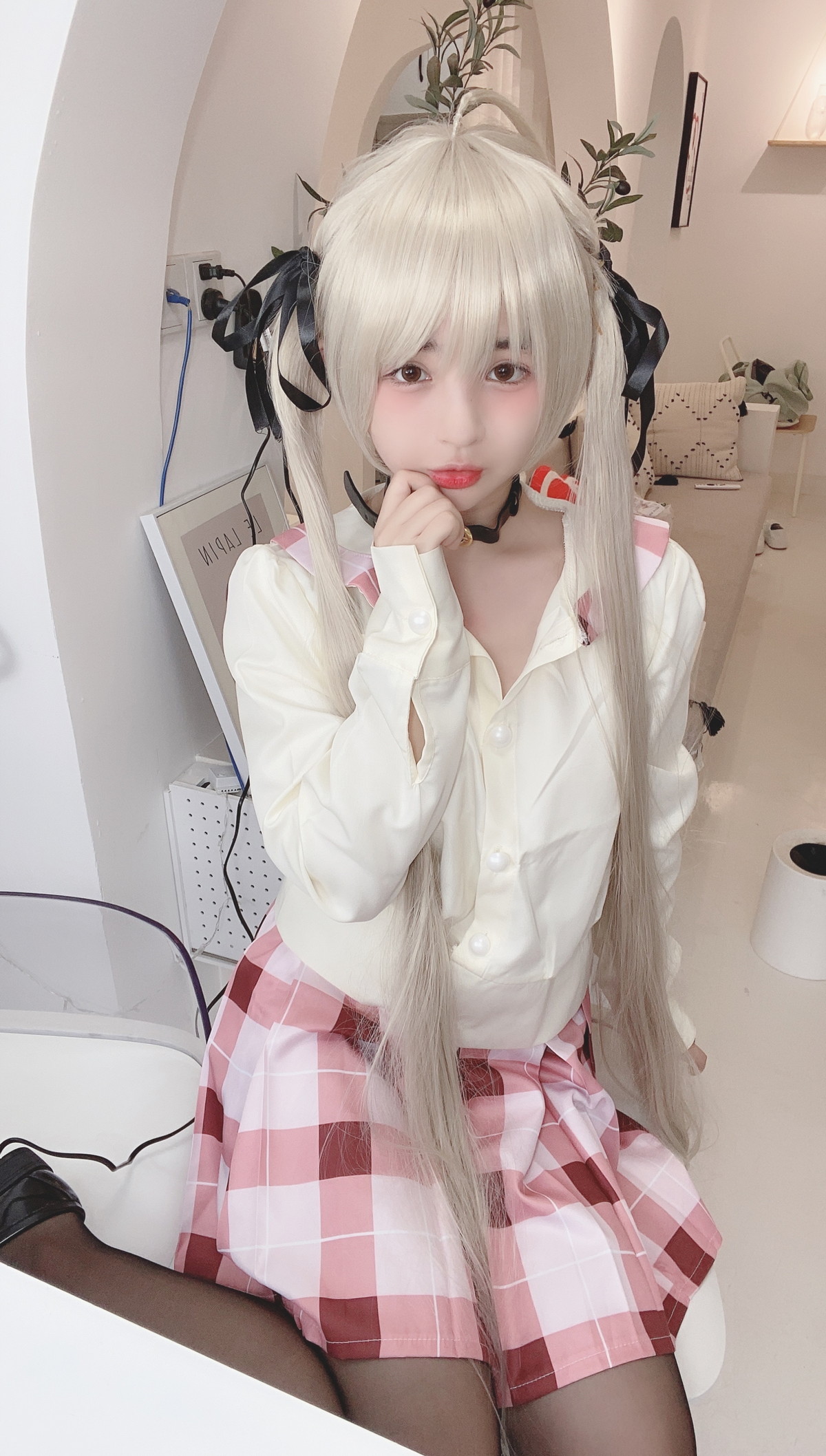 Xgyw.Net_网络美女桜井宁宁穹妹主题半脱露性感白色内衣配超薄黑丝秀翘臀美腿诱惑写真99P