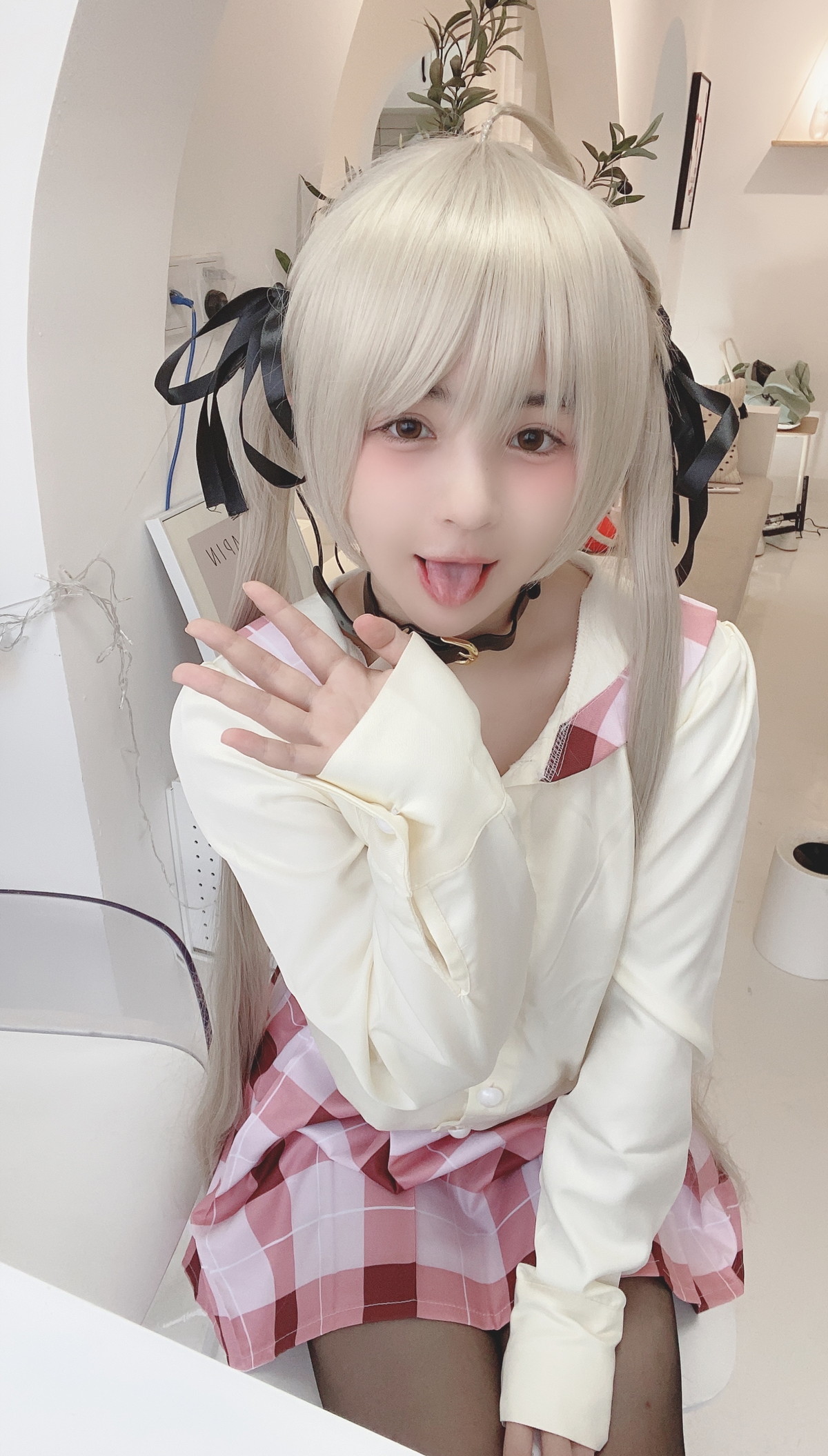 Xgyw.Net_网络美女桜井宁宁穹妹主题半脱露性感白色内衣配超薄黑丝秀翘臀美腿诱惑写真99P