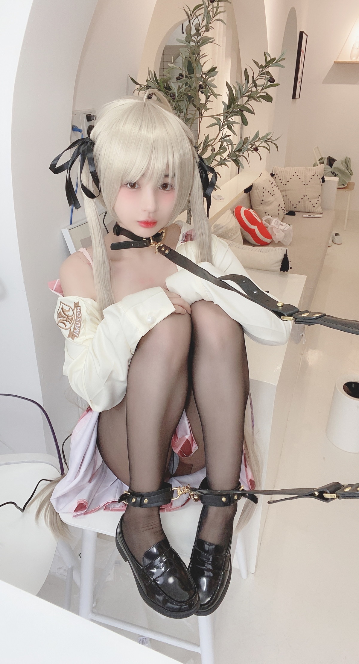 Xgyw.Net_网络美女桜井宁宁穹妹主题半脱露性感白色内衣配超薄黑丝秀翘臀美腿诱惑写真99P