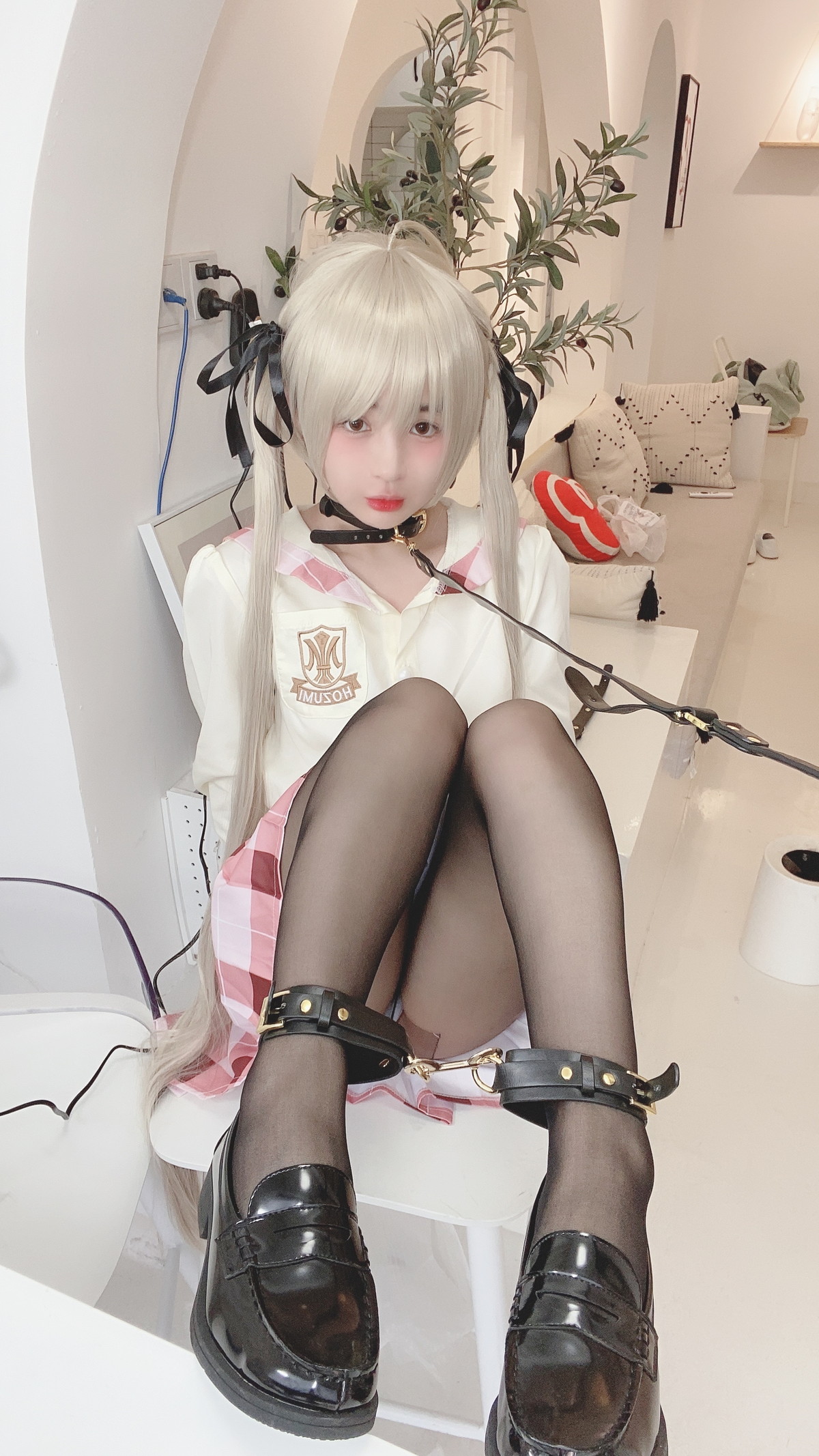 Xgyw.Net_网络美女桜井宁宁穹妹主题半脱露性感白色内衣配超薄黑丝秀翘臀美腿诱惑写真99P