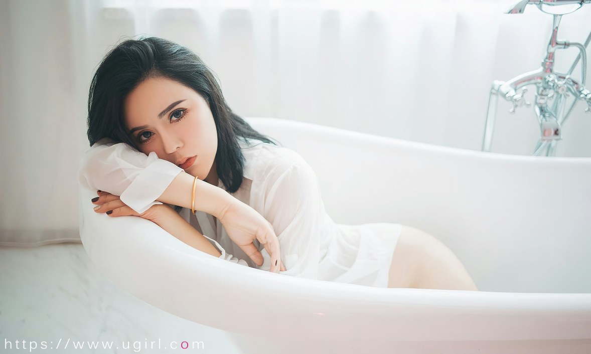 Xgyw.Net_[Ugirls爱尤物]No.2499_模特伊诺私房低胸吊裙 浴室白衬衫湿身秀丰满身材诱惑写真35P