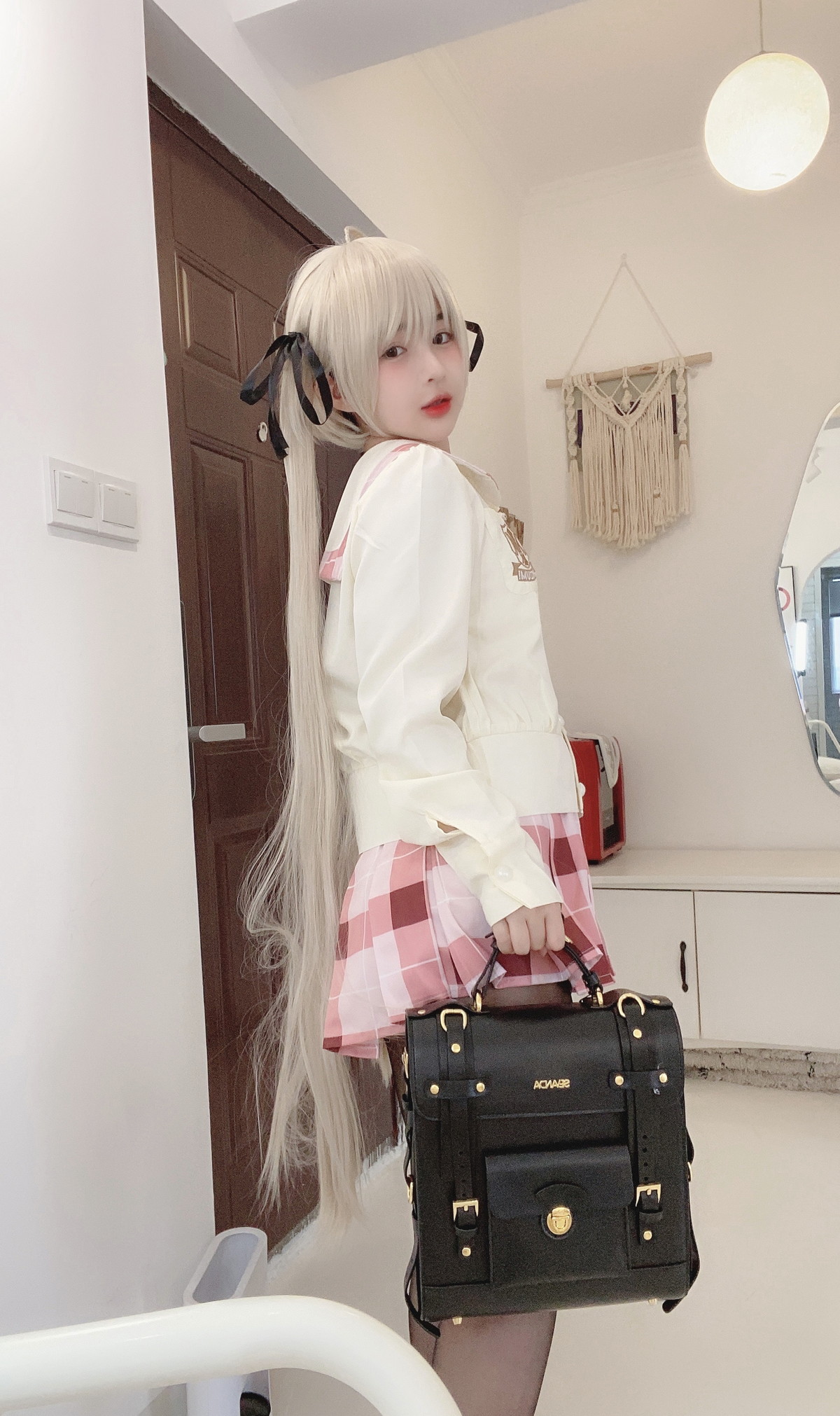 Xgyw.Net_网络美女桜井宁宁穹妹主题半脱露性感白色内衣配超薄黑丝秀翘臀美腿诱惑写真99P