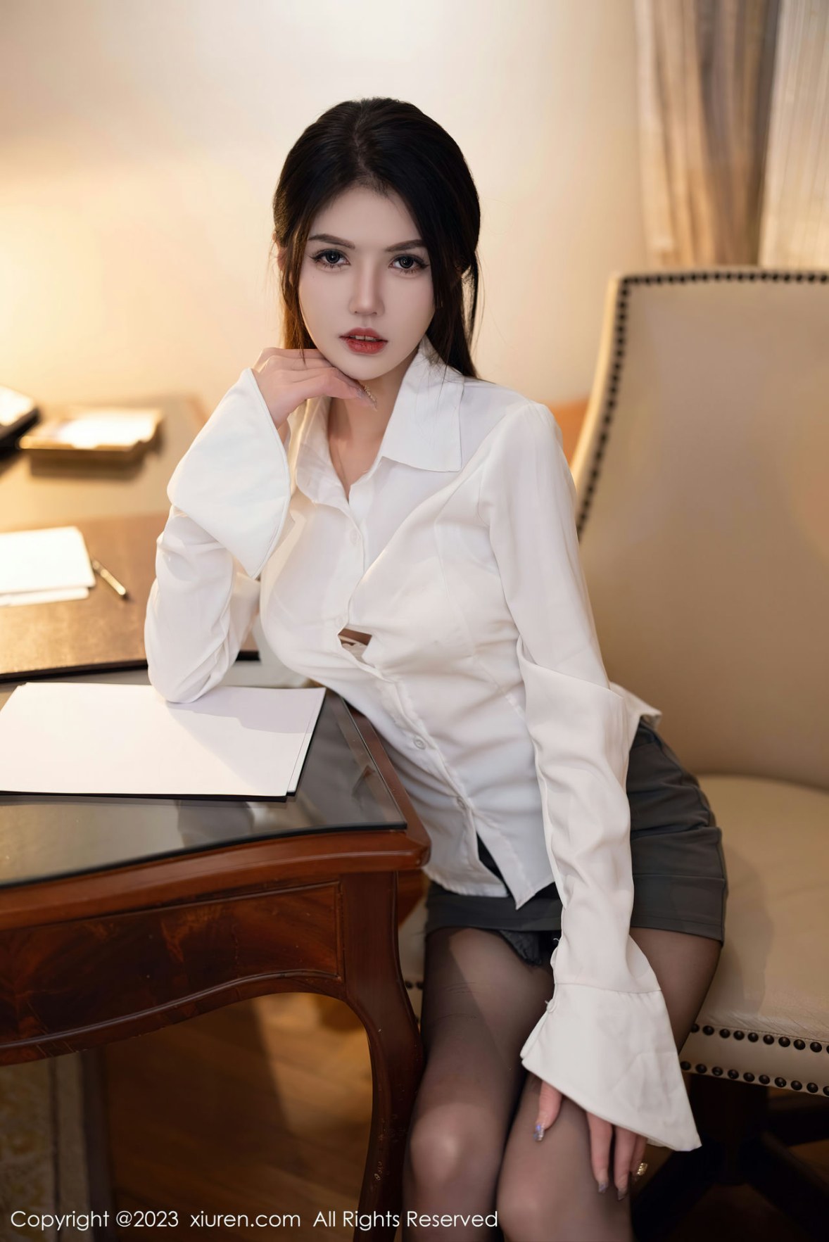 Xgyw.Net_XiuRen第6125期_模特媛媛酱性感白T配黑短裙露白色蕾丝内衣超薄黑丝诱惑写真84P