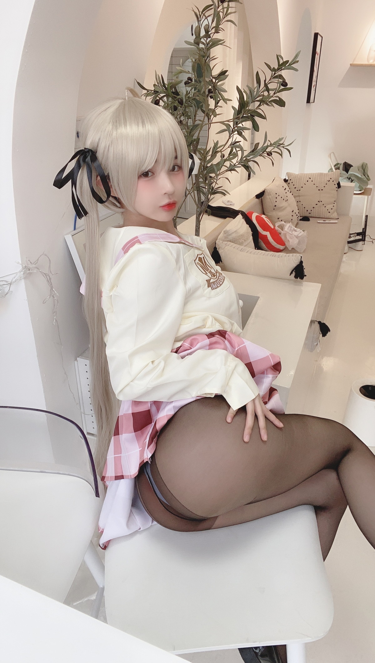 Xgyw.Net_网络美女桜井宁宁穹妹主题半脱露性感白色内衣配超薄黑丝秀翘臀美腿诱惑写真99P