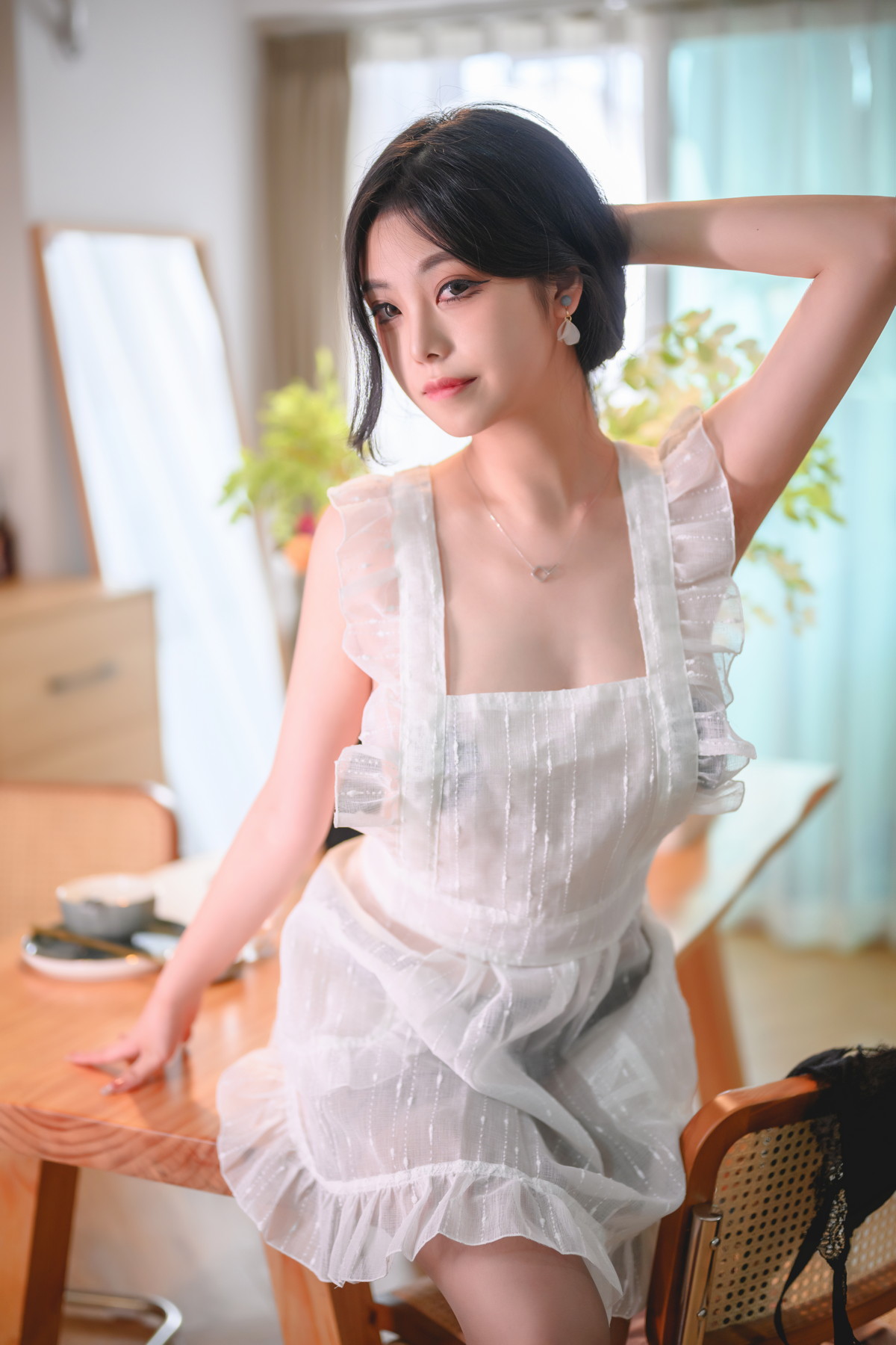 Xgyw.Net_萌系小姐姐蜜汁猫裘太太三部曲主题私房情趣女仆装露豪乳血滴子遮点诱惑写真121P