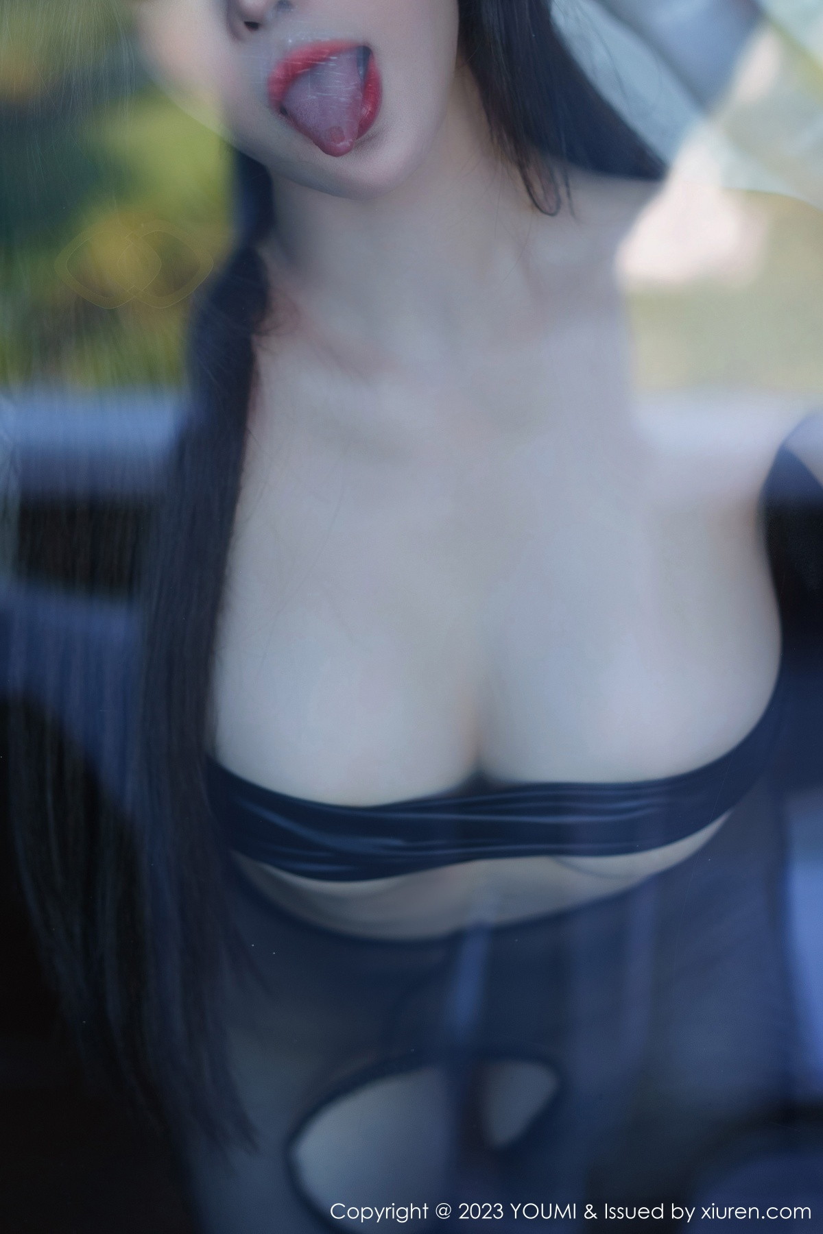 Xgyw.Net_[YouMi尤蜜荟]Vol.890_女神Carol周妍希白色上衣配黑短裙露性感内衣破烂黑丝诱惑写真97P