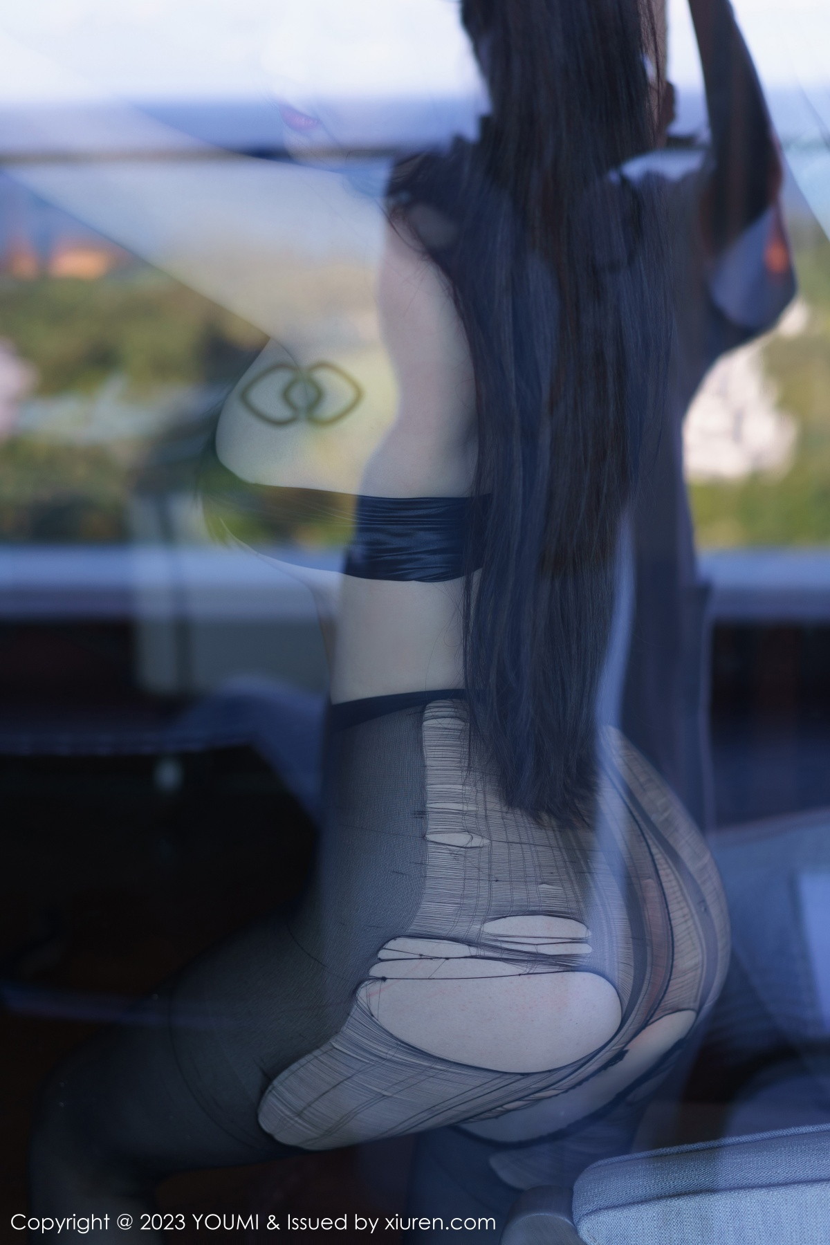 Xgyw.Net_[YouMi尤蜜荟]Vol.890_女神Carol周妍希白色上衣配黑短裙露性感内衣破烂黑丝诱惑写真97P
