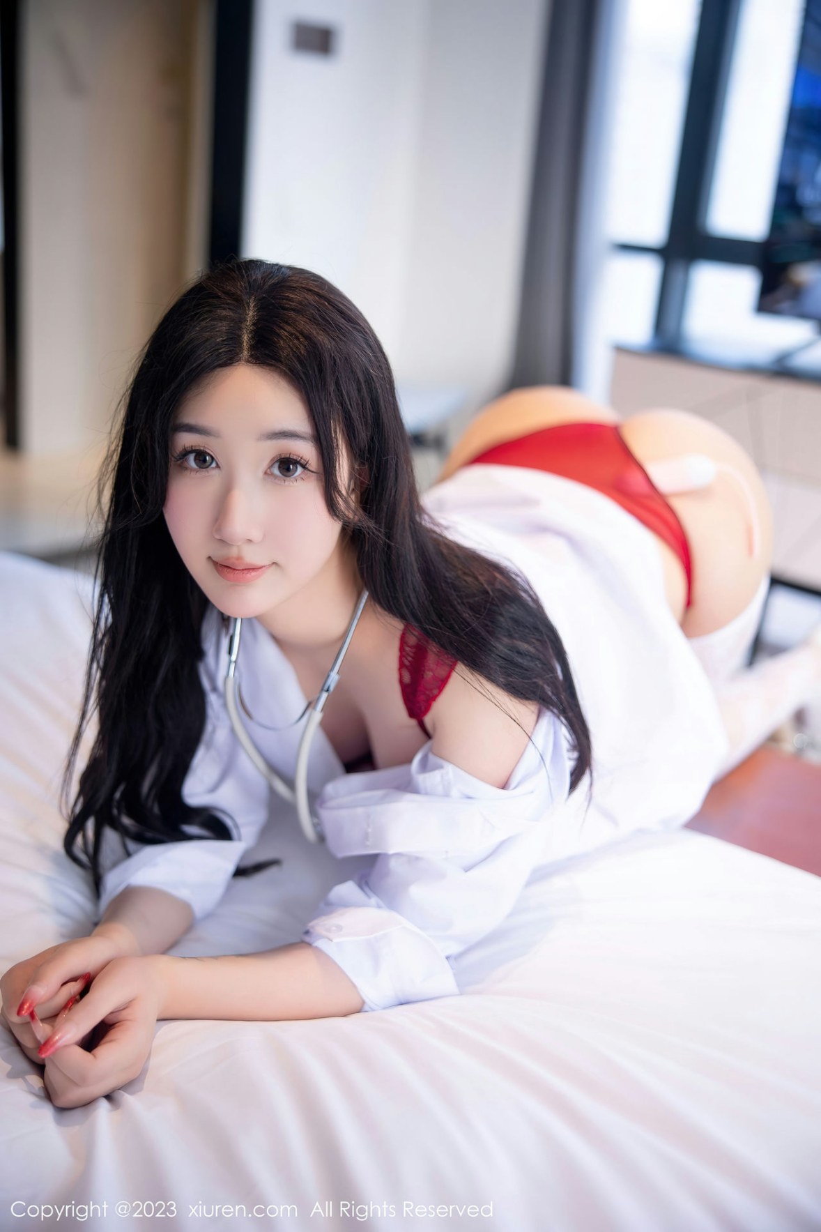 Xgyw.Net_XiuRen第6130期_模特江真真护士服露红色蕾丝内衣配蕾丝袜秀曼妙身姿诱惑写真105P