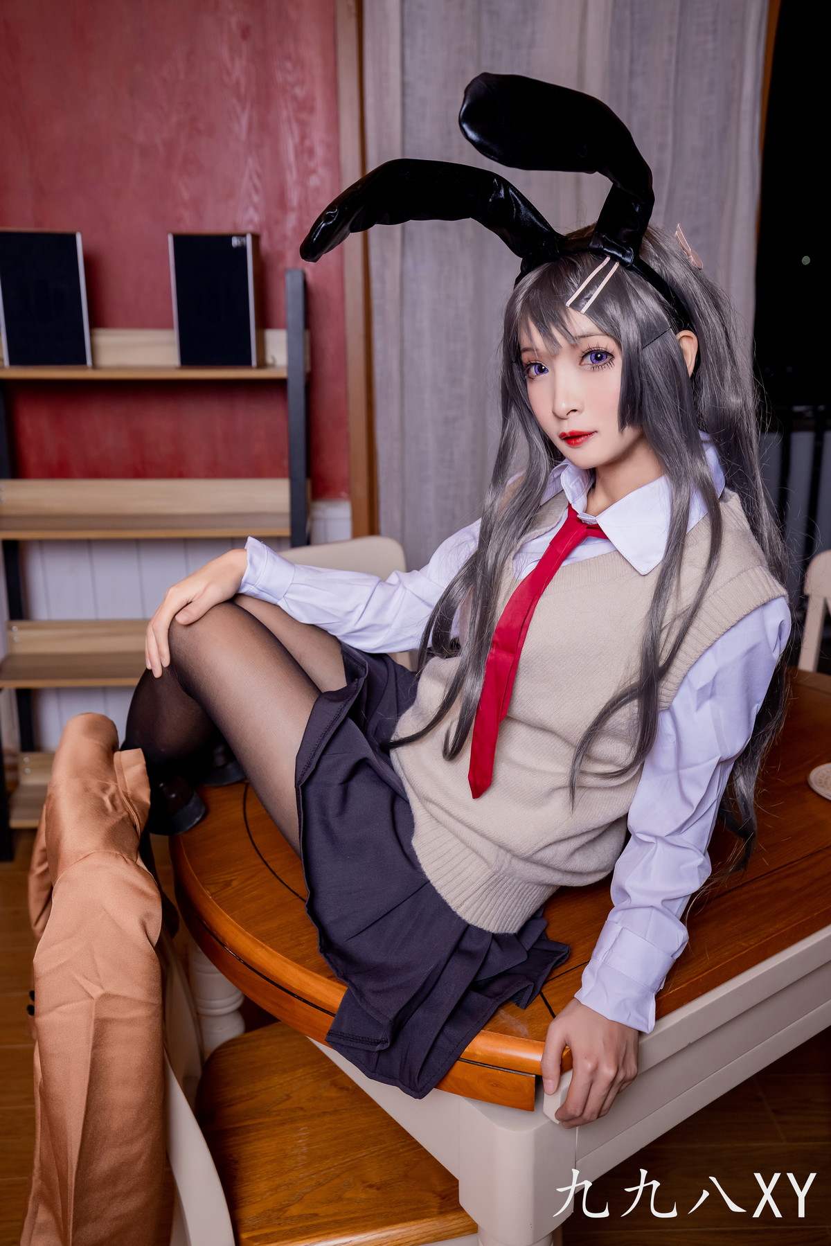 Xgyw.Net_动漫博主九九八XY麻衣学姐主题性感兔女郎装扮黑色短裙下超薄黑丝秀美腿写真46P