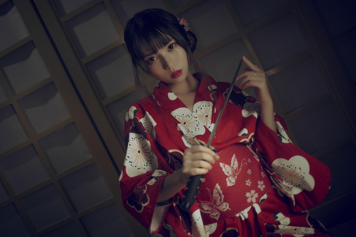Xgyw.Net_网络美女白易子教主H系合集主题私房多套性感服饰秀曼妙身姿迷人诱惑写真130P
