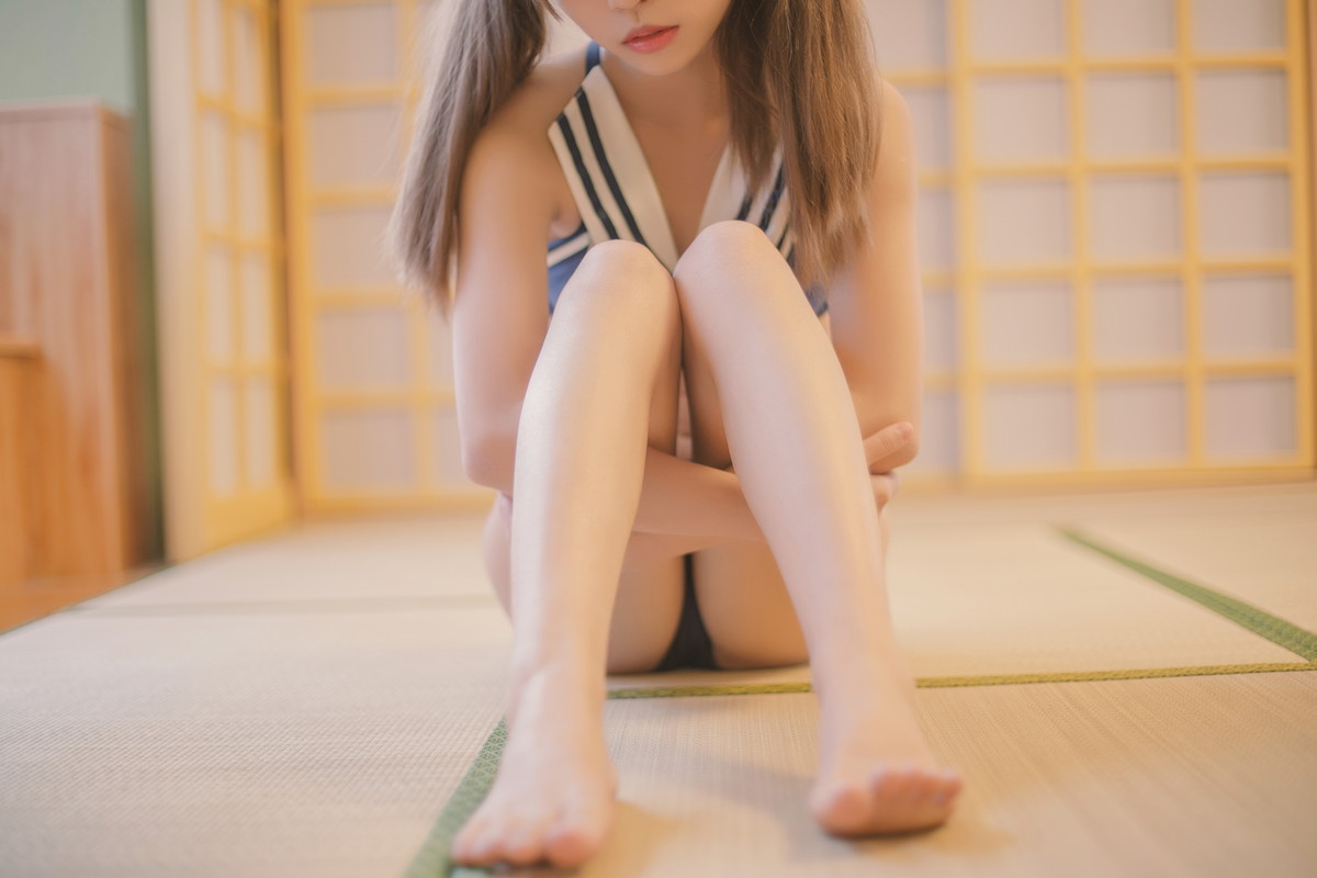 Xgyw.Net_网络美女白易子教主H系合集主题私房多套性感服饰秀曼妙身姿迷人诱惑写真130P