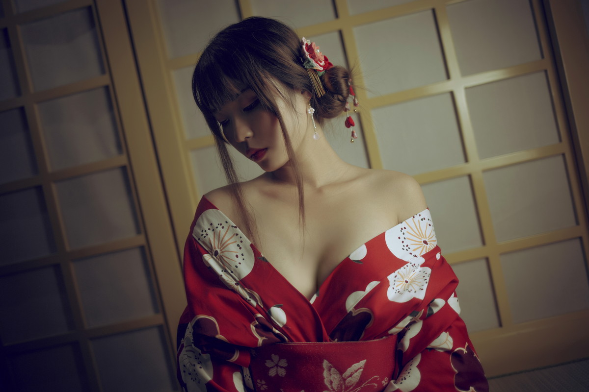 Xgyw.Net_网络美女白易子教主H系合集主题私房多套性感服饰秀曼妙身姿迷人诱惑写真130P