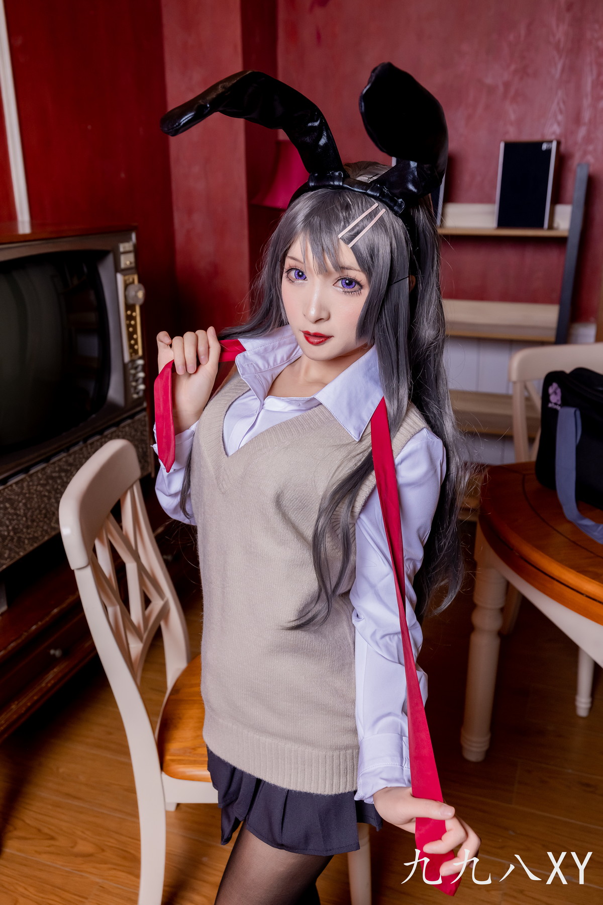 Xgyw.Net_动漫博主九九八XY麻衣学姐主题性感兔女郎装扮黑色短裙下超薄黑丝秀美腿写真46P