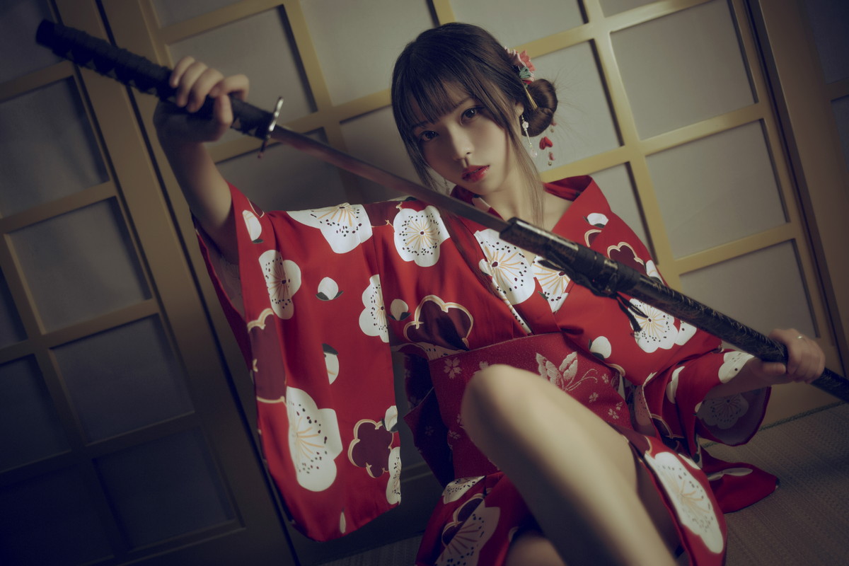 Xgyw.Net_网络美女白易子教主H系合集主题私房多套性感服饰秀曼妙身姿迷人诱惑写真130P