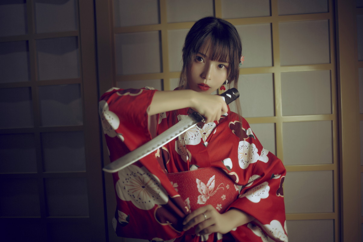 Xgyw.Net_网络美女白易子教主H系合集主题私房多套性感服饰秀曼妙身姿迷人诱惑写真130P