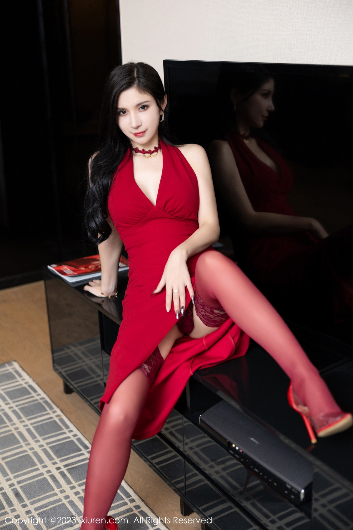 Xgyw.Net_XiuRen第6140期_模特小蛮妖Yummy红色连衣短裙露红色蕾丝内衣惹火诱惑写真82P