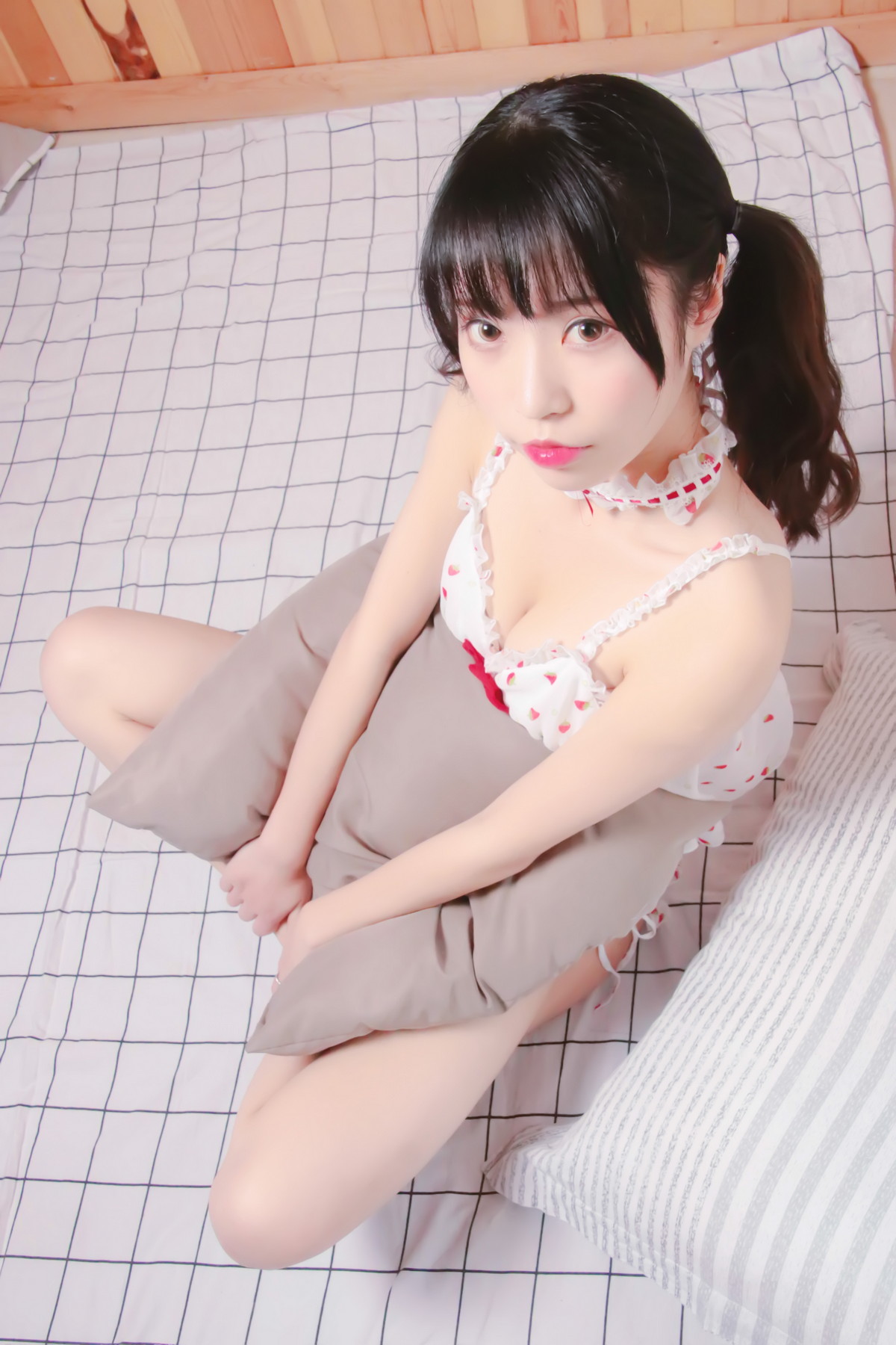 Xgyw.Net_网络美女白易子教主H系合集主题私房多套性感服饰秀曼妙身姿迷人诱惑写真130P