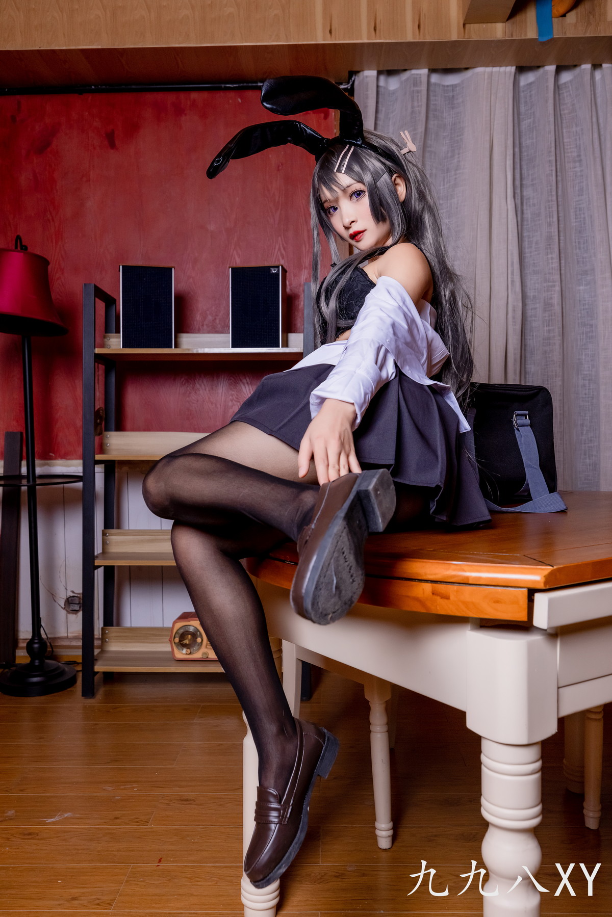 Xgyw.Net_动漫博主九九八XY麻衣学姐主题性感兔女郎装扮黑色短裙下超薄黑丝秀美腿写真46P
