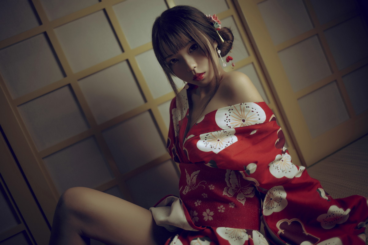 Xgyw.Net_网络美女白易子教主H系合集主题私房多套性感服饰秀曼妙身姿迷人诱惑写真130P