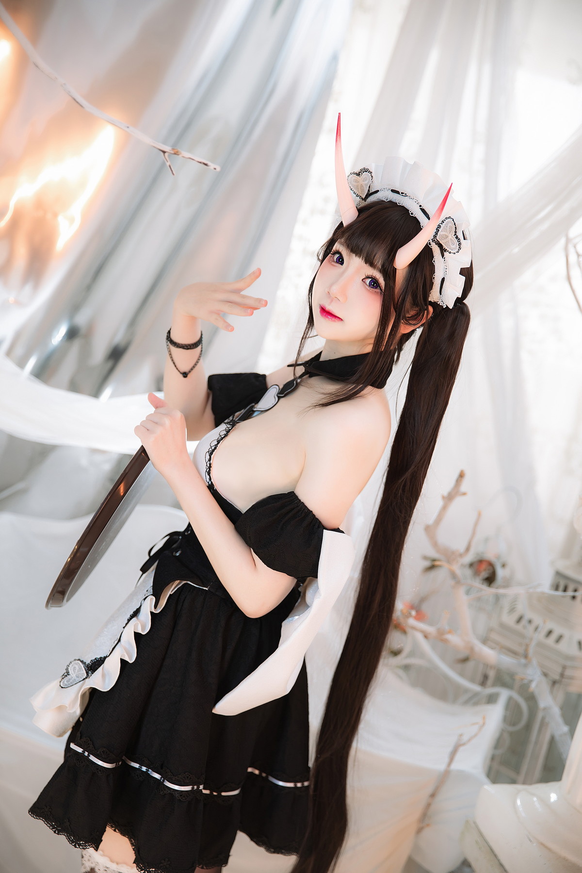 Xgyw.Net_动漫博主雪晴Astra能代女仆主题性感低胸女仆装配黑丝吊袜秀丰满身材诱惑写真60P