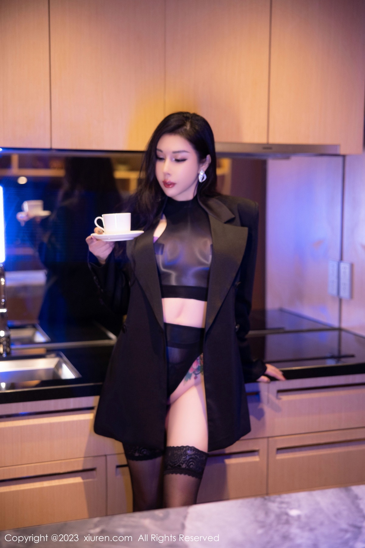 Xgyw.Net_XiuRen第6143期_模特田冰冰私房脱外衣露性感黑色情趣服饰秀豪乳遮点诱惑写真74P