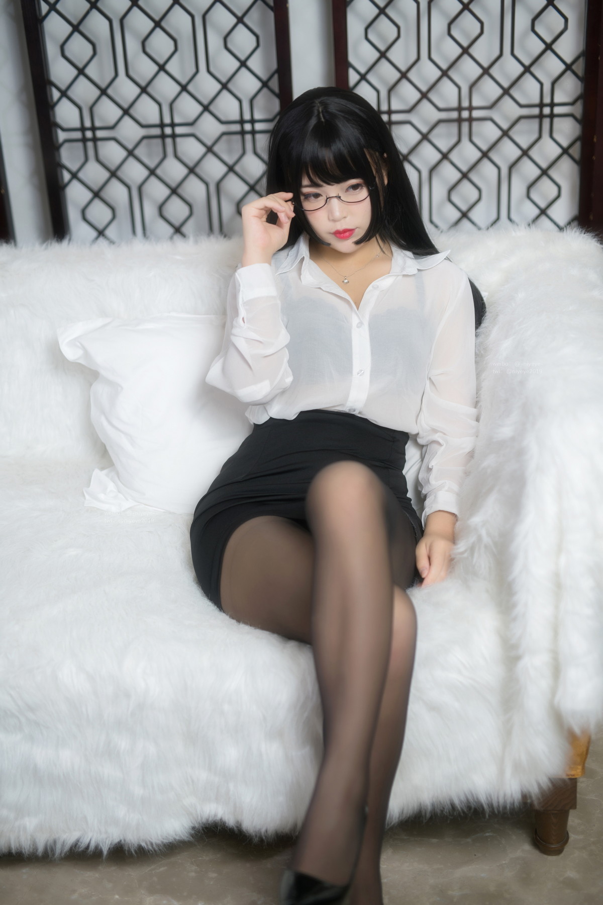 Xgyw.Net_萌系小姐姐白烨家庭教师主题性感白T配黑短裙露超薄黑丝秀翘臀美腿诱惑写真67P