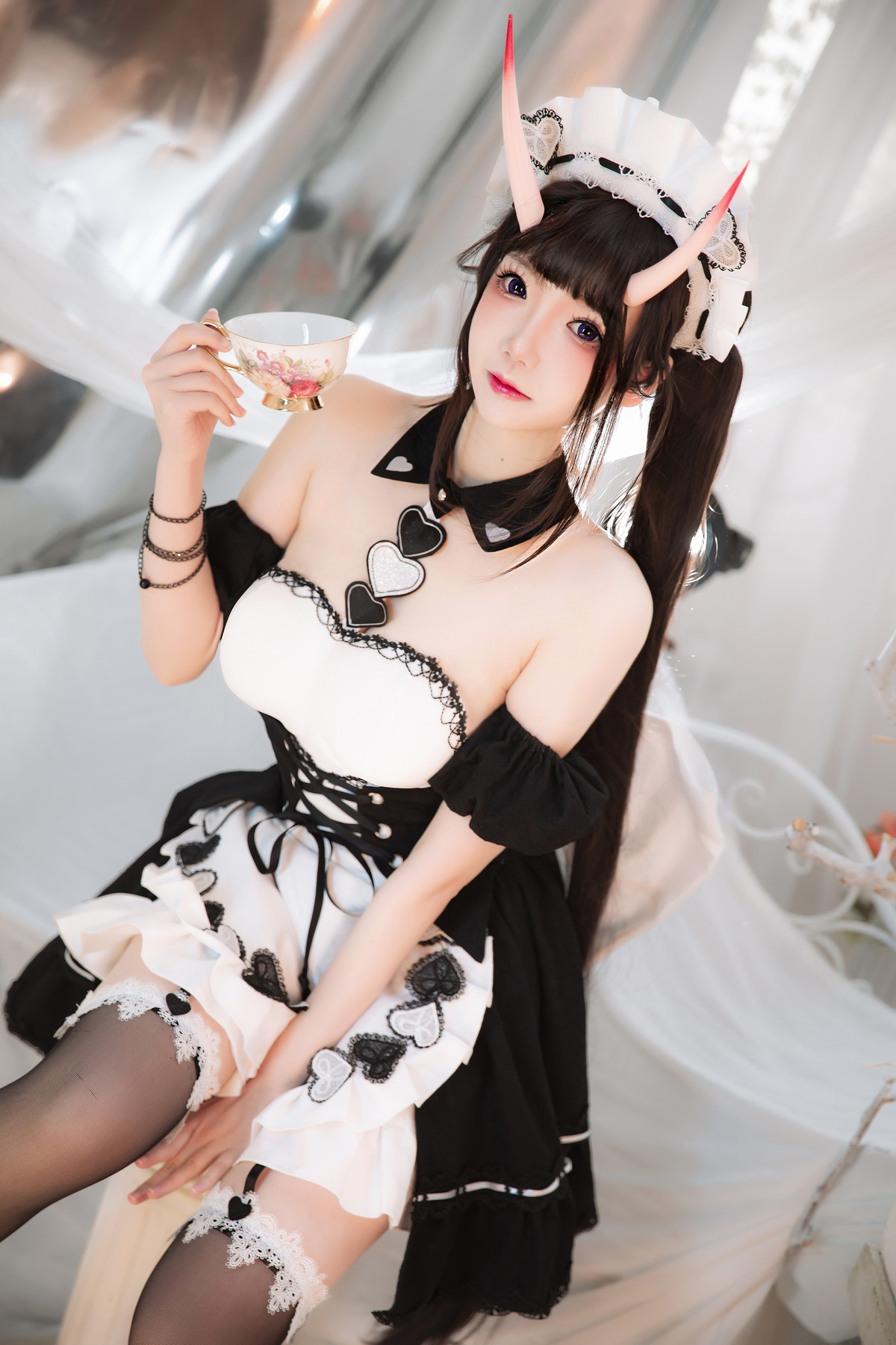 Xgyw.Net_动漫博主雪晴Astra能代女仆主题性感低胸女仆装配黑丝吊袜秀丰满身材诱惑写真60P