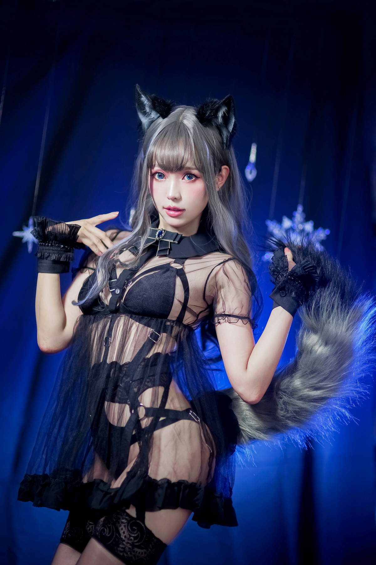 Xgyw.Net_Coser妹子Ely_eee狼暗夜约尔主题黑色披风下性感黑色内衣秀完美身材诱惑写真48P